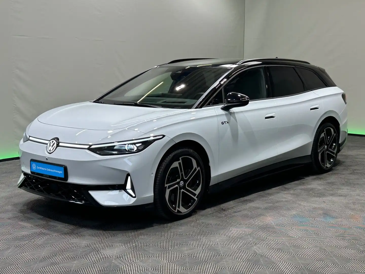 Volkswagen ID.7 Tourer GTX | MATRIX NAVI PANO AHK 360° DCC Weiß - 2