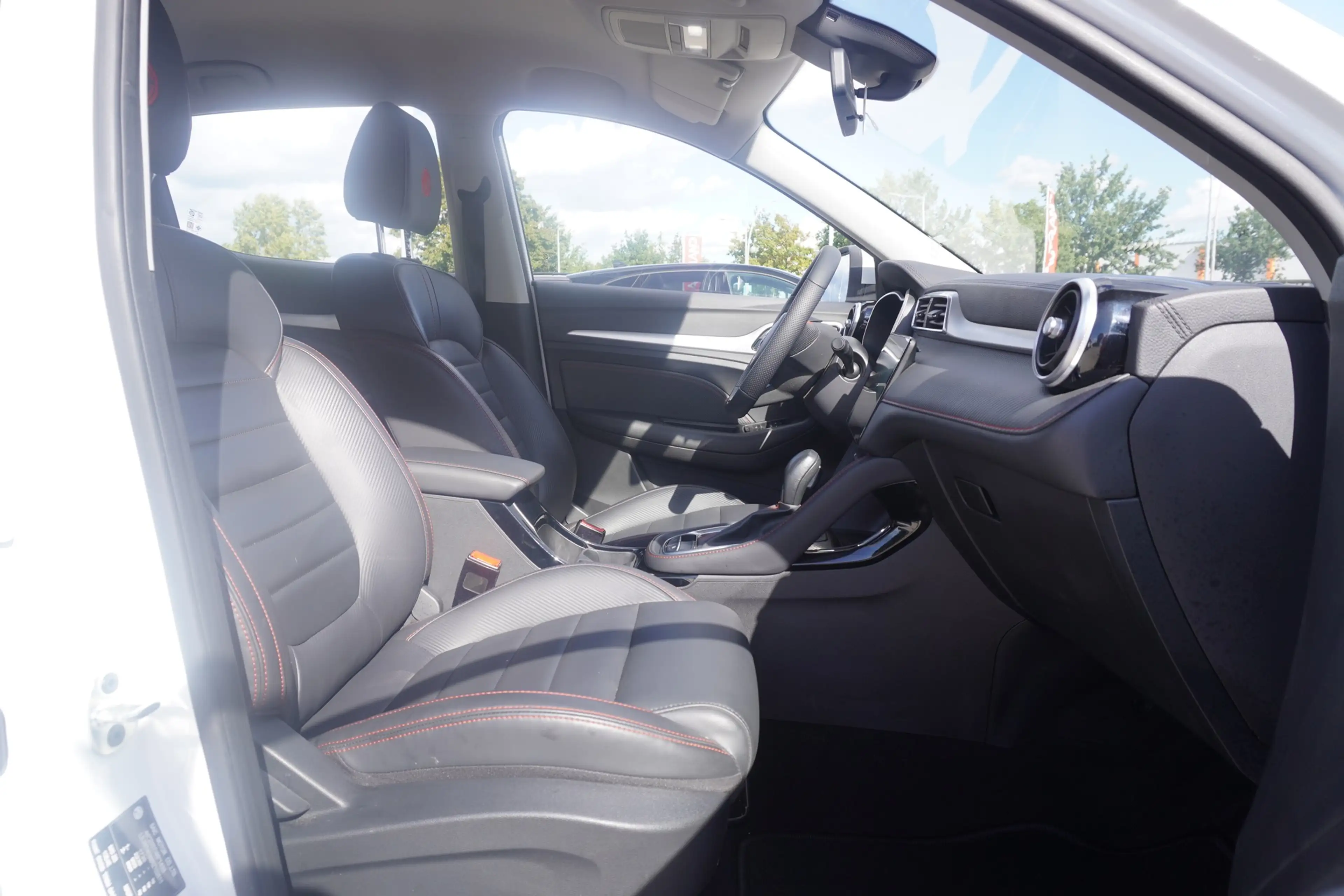 MG ZS 1.0 Luxury LED Navi Totwinkel Android Apple — photo 15