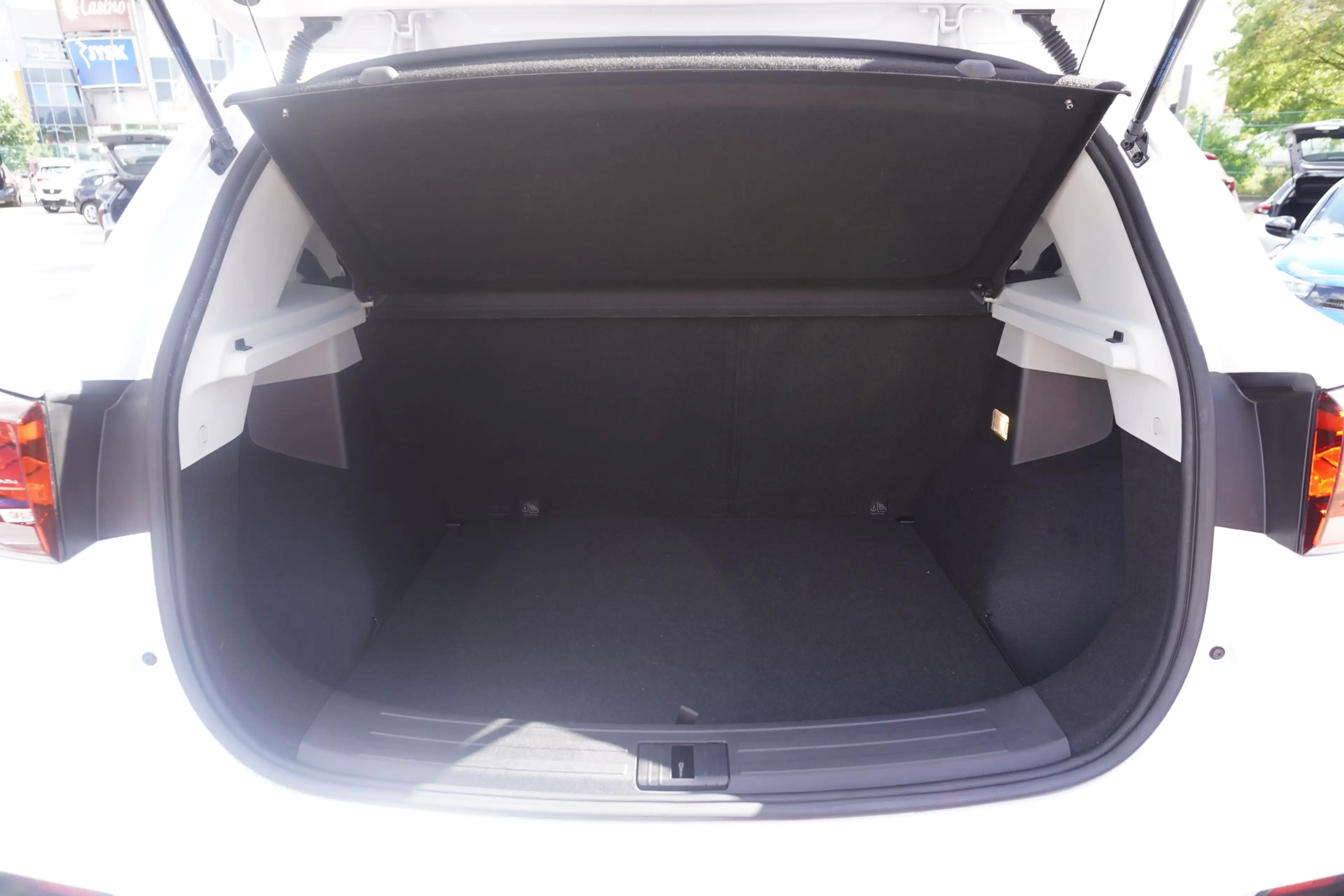 MG ZS 1.0 Luxury LED Navi Totwinkel Android Apple — photo 13