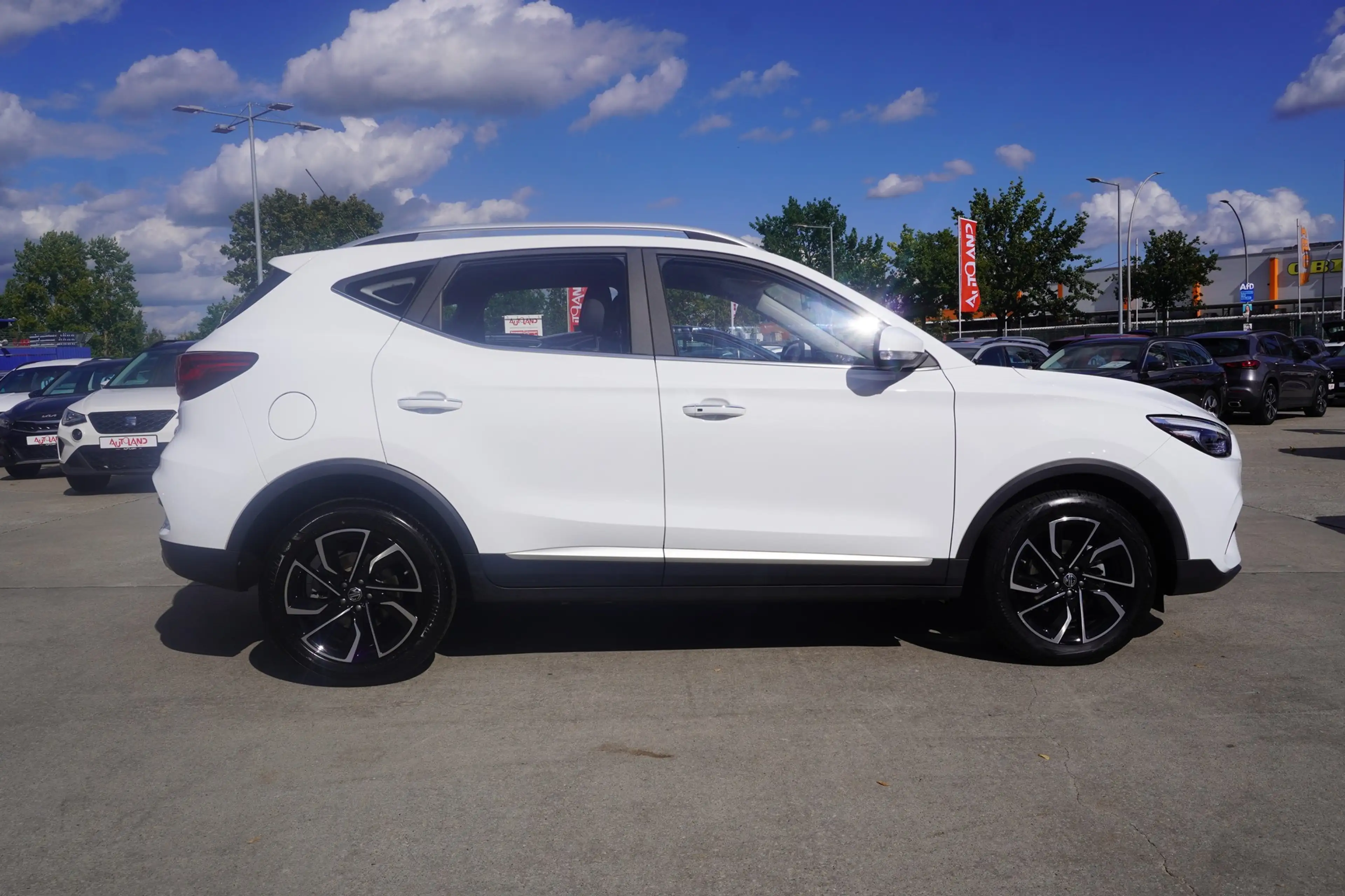 MG ZS 1.0 Luxury LED Navi Totwinkel Android Apple — photo 7