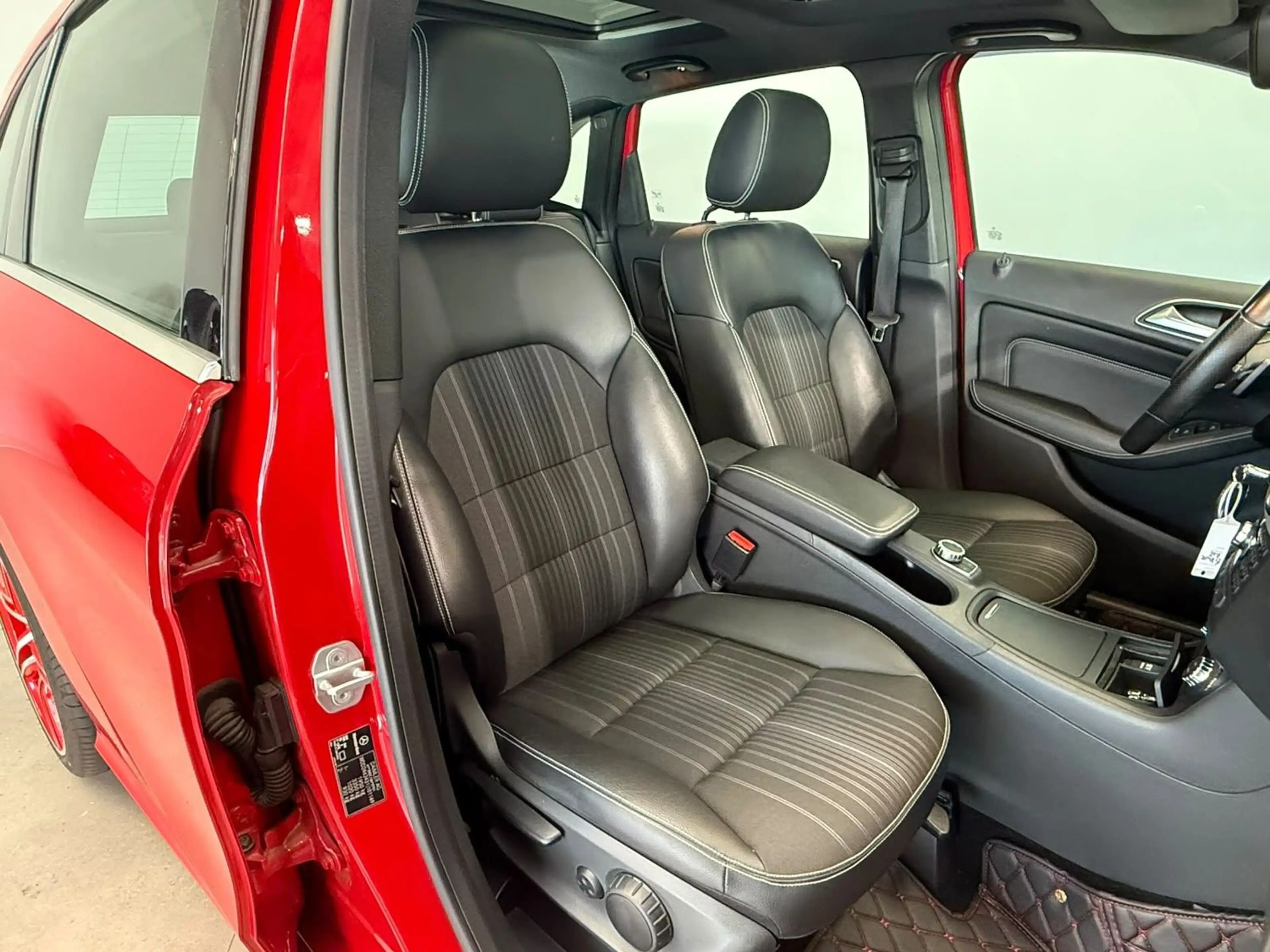 Mercedes-Benz B 200 Sheft bei Mercedes*Pano*Tempomat — photo 12