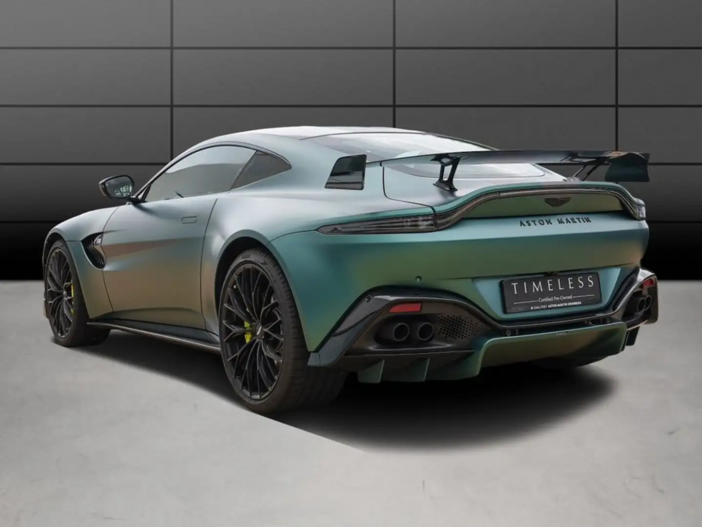 Aston Martin V8 F1 Edition Grün - 2
