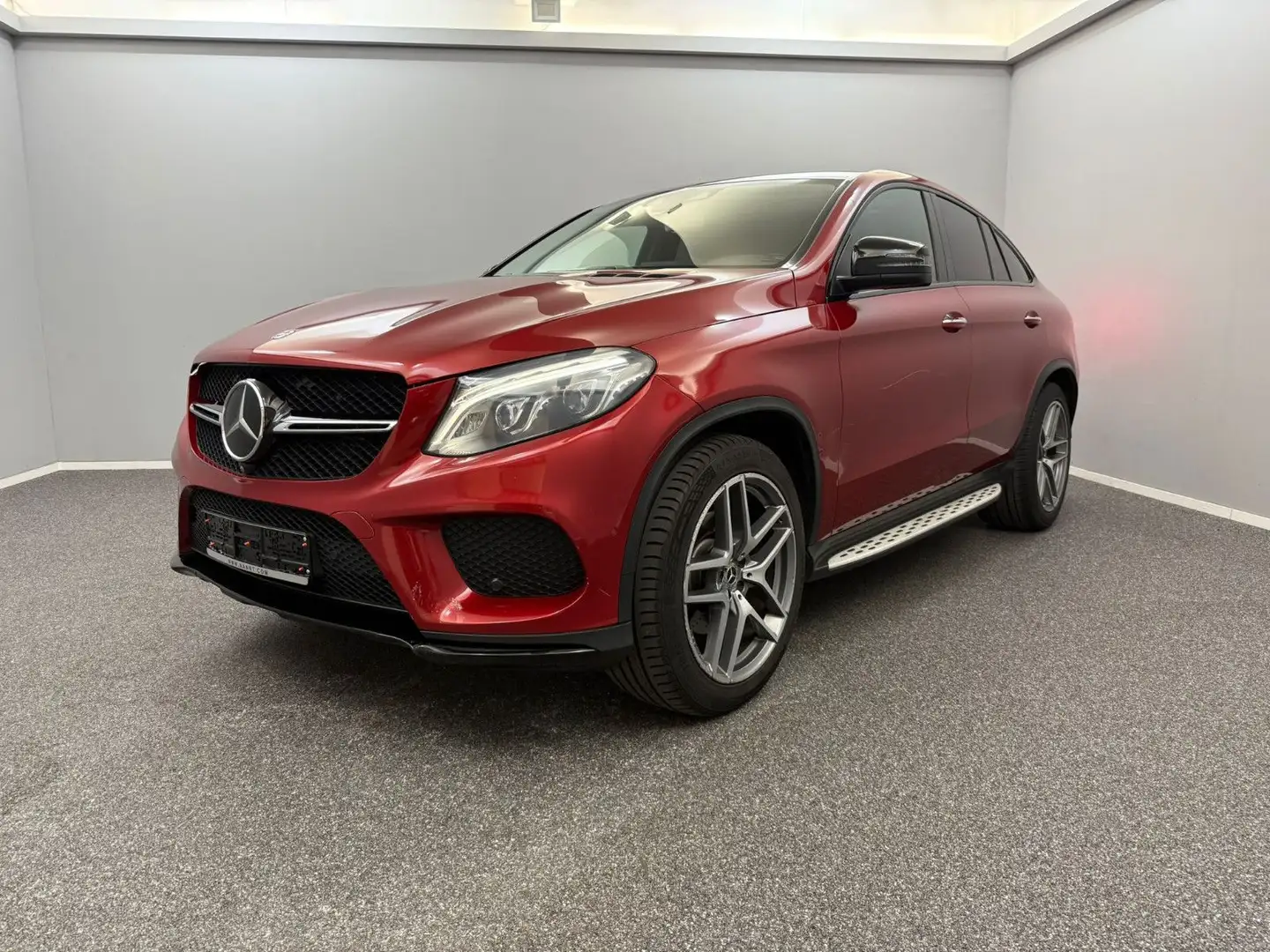 Mercedes-Benz GLE 350 d COUPE*AMG*PANO*H&K*MEMO*360*AIRMAT Roşu - 1