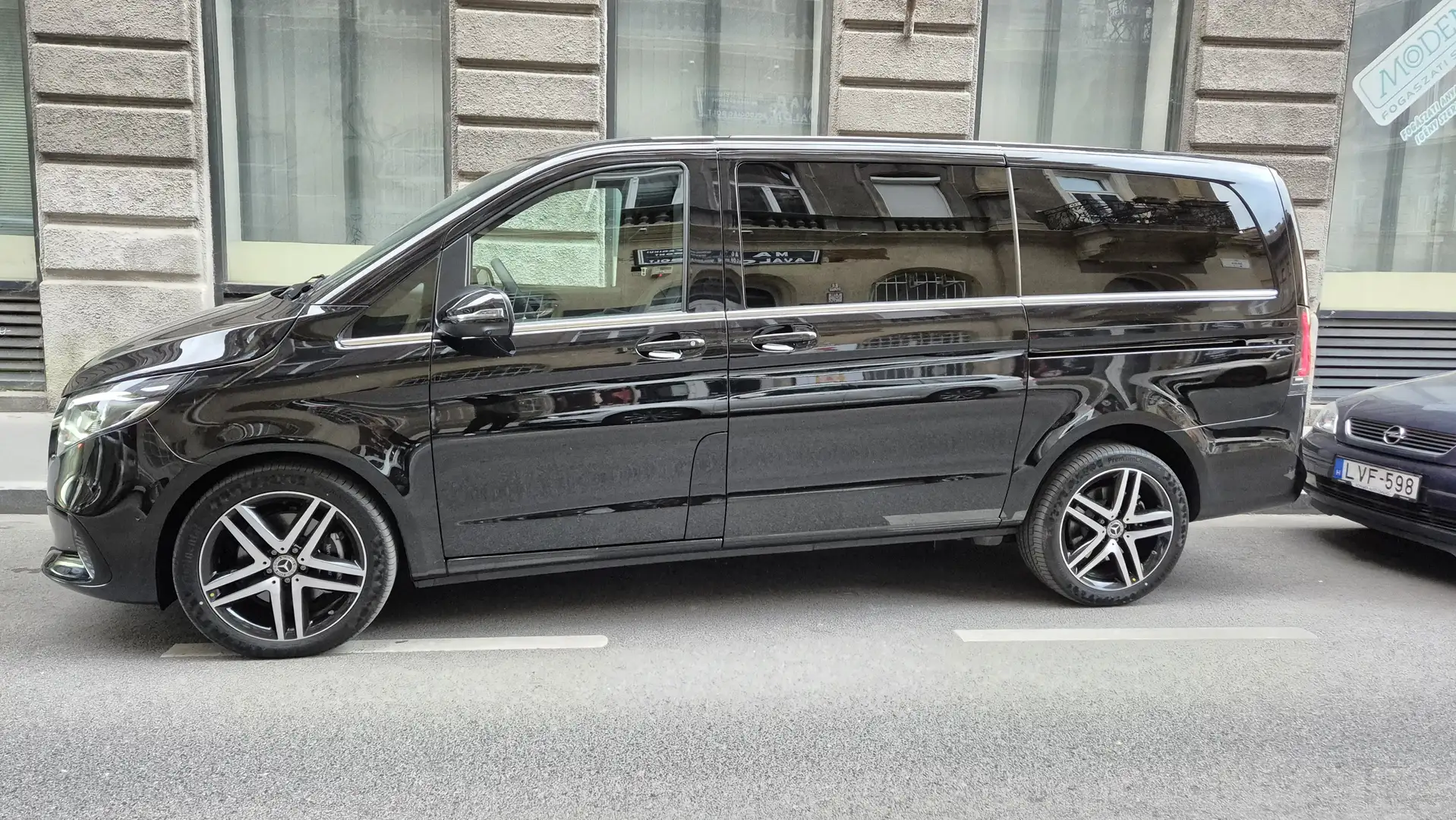 Mercedes-Benz V 300 V300 d AVANTGARDE A2  AWD Negro - 1