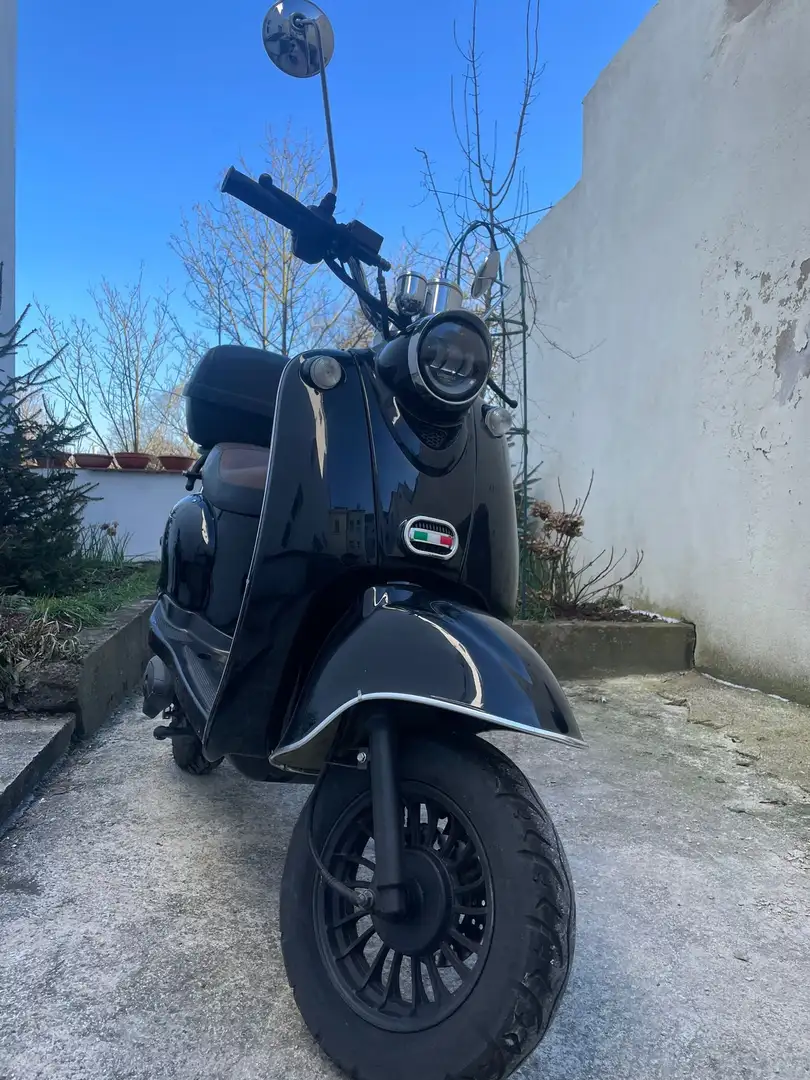 Nova Motors Retro Star E-Retro Star + Helm Schwarz - 1