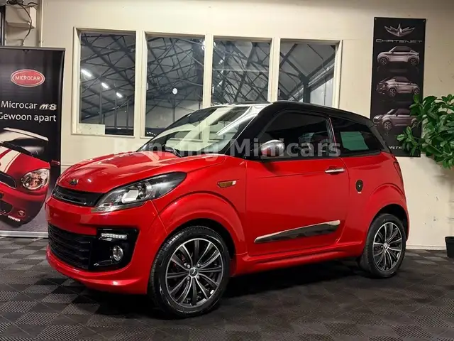 Ligier JS 50 JS50L RED ON BLACK SPORT Mopedauto Microcar 45KM