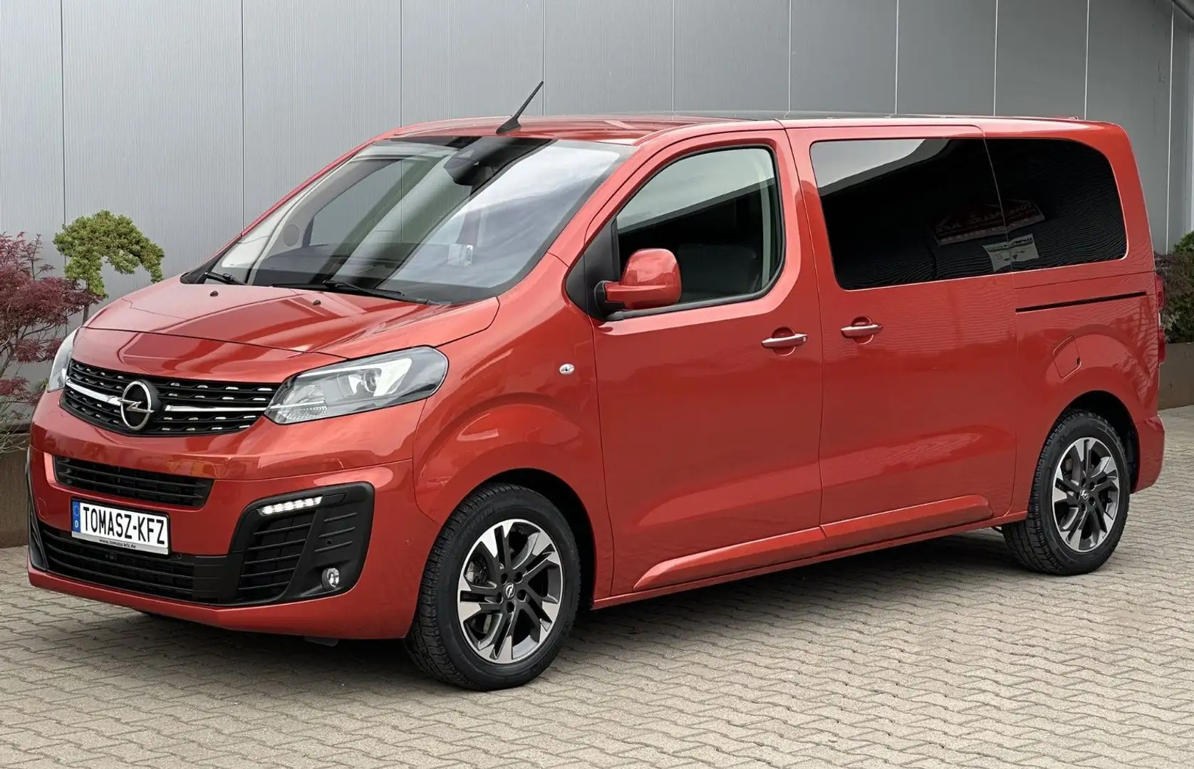 Opel Zafira Life 2.0D Automat*Leder*8-Sitze*Navi*Pano Rot - 2
