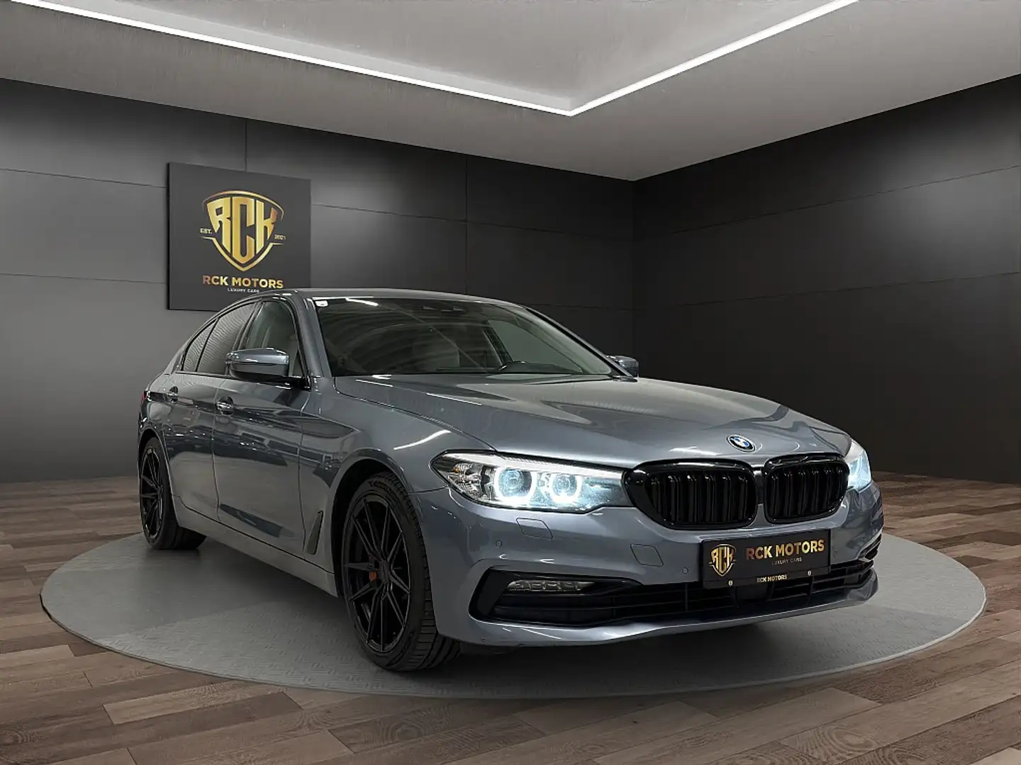 BMW 530 i xDrive Aut. Sport Paket // Head UP // Harman Gris - 2