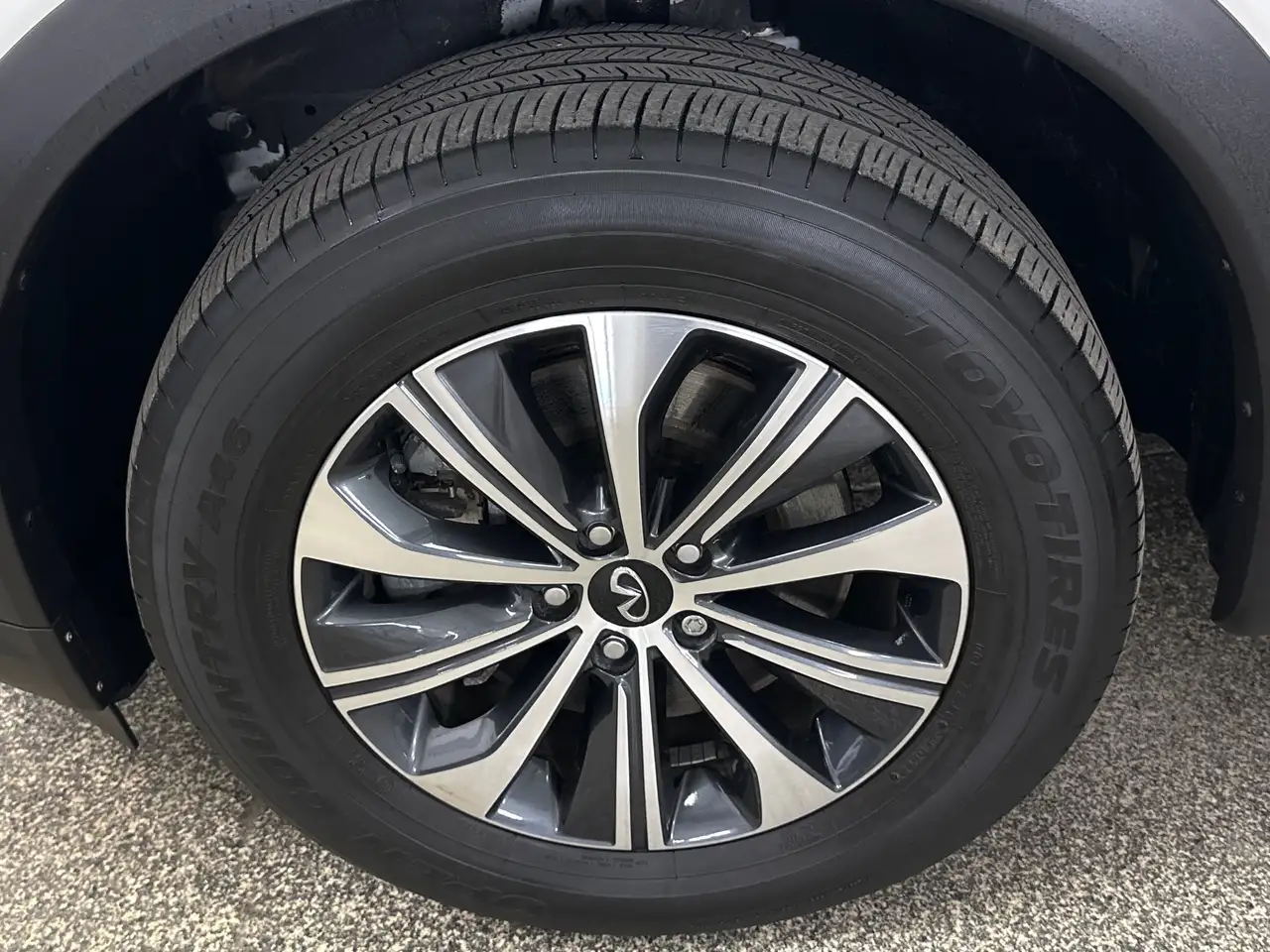Infiniti QX60 снимка Infiniti QX60