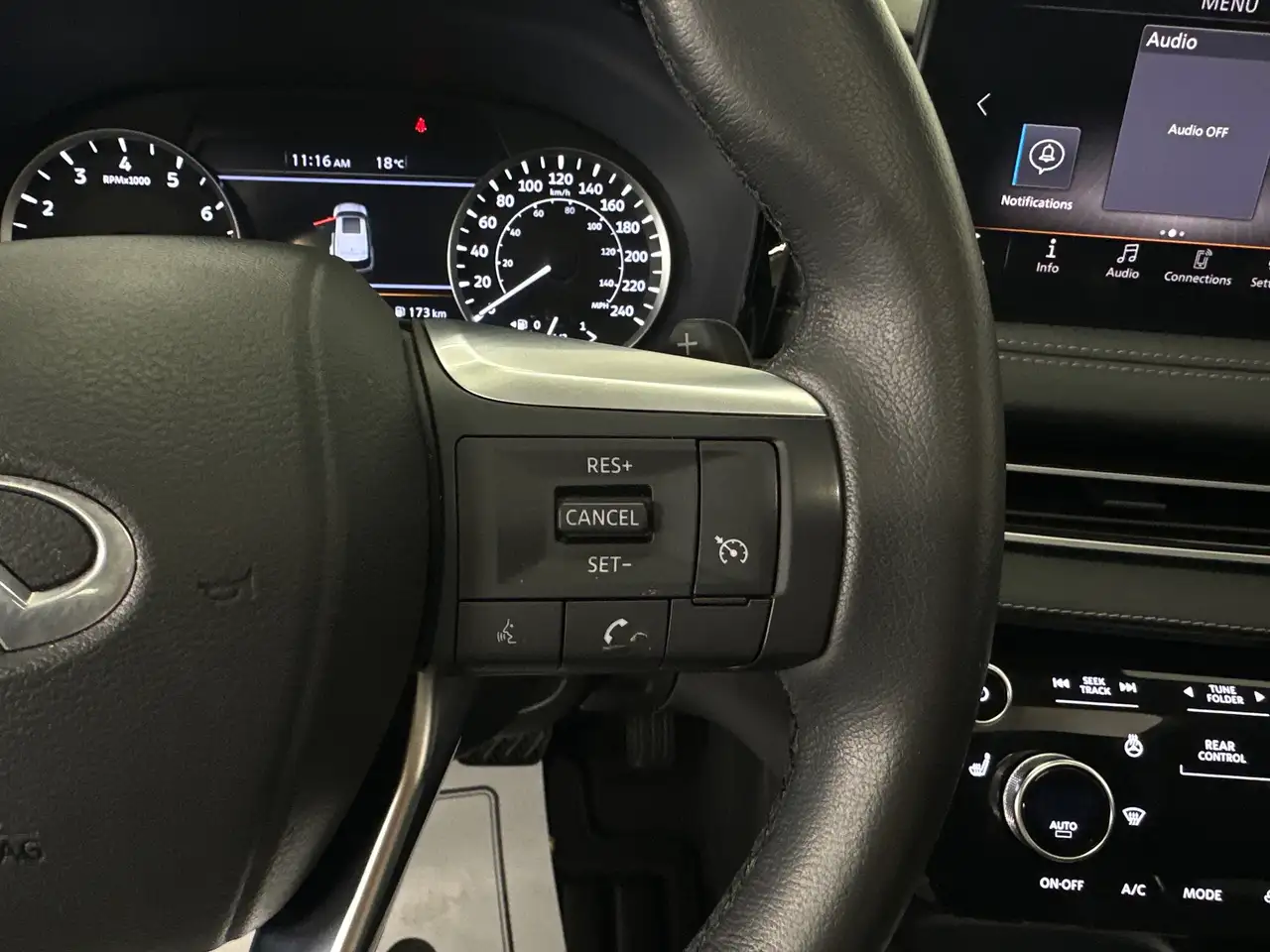 Infiniti QX60 снимка Infiniti QX60