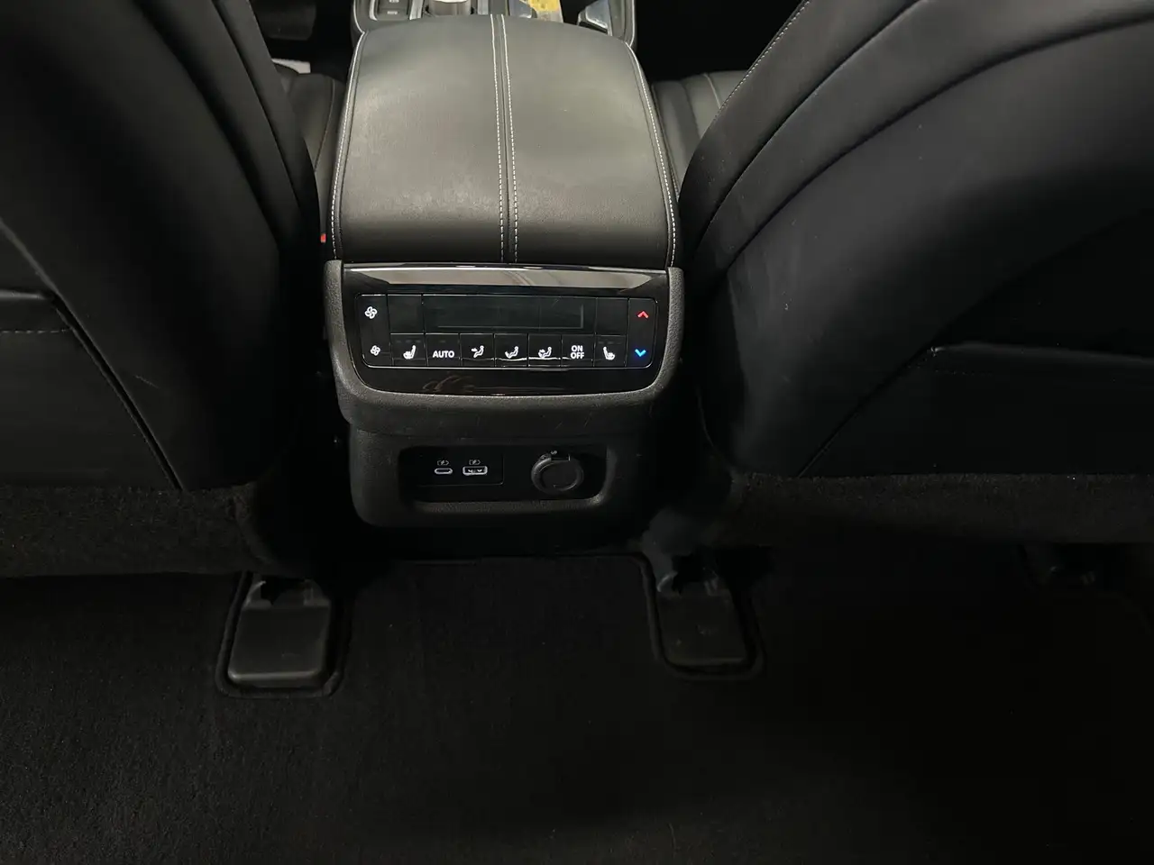 Infiniti QX60 снимка Infiniti QX60