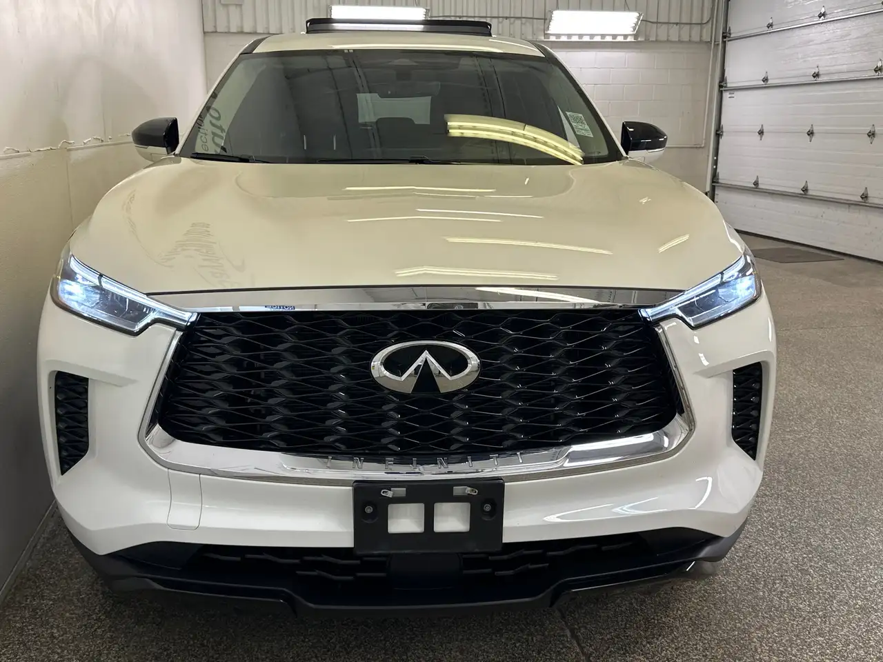 Infiniti QX60 снимка Infiniti QX60