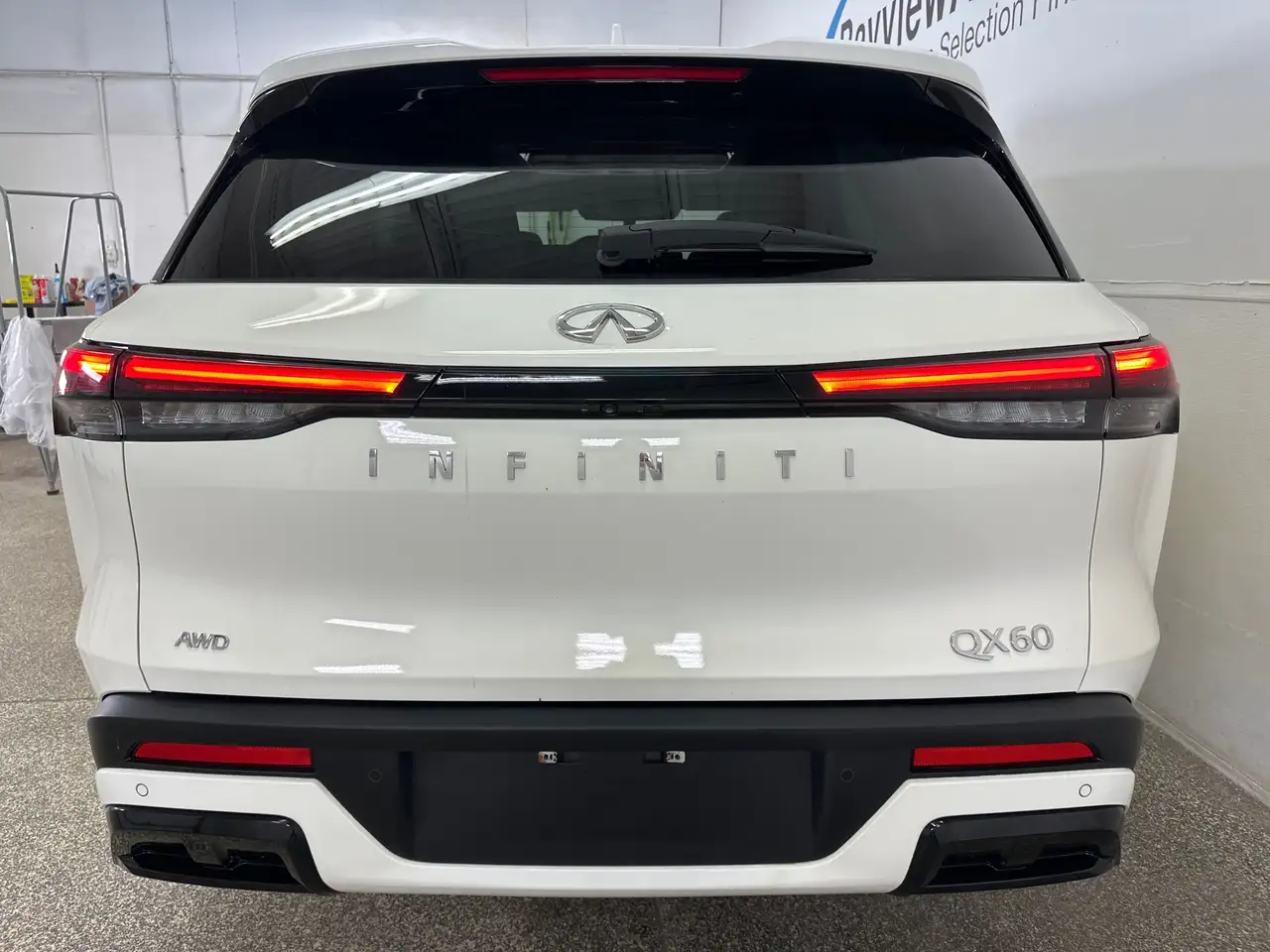 Infiniti QX60 снимка Infiniti QX60