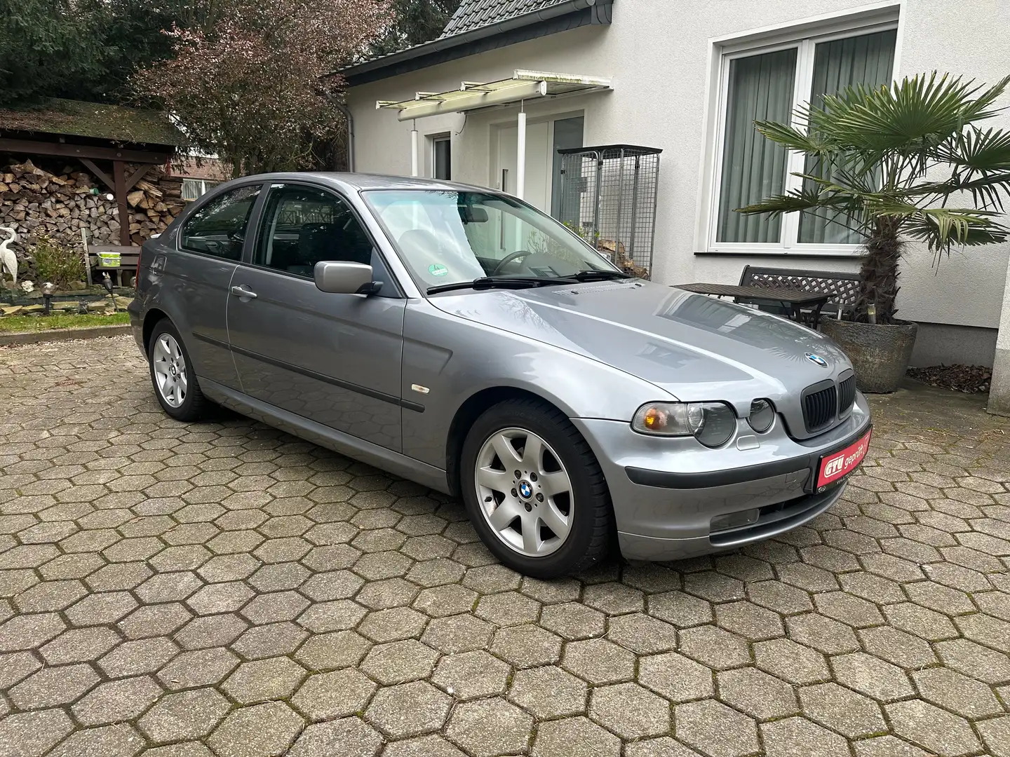 BMW 318 318ti AUTOMATIK ** TÜV NEU ** Xenon ** Alu ** Сірий - 1