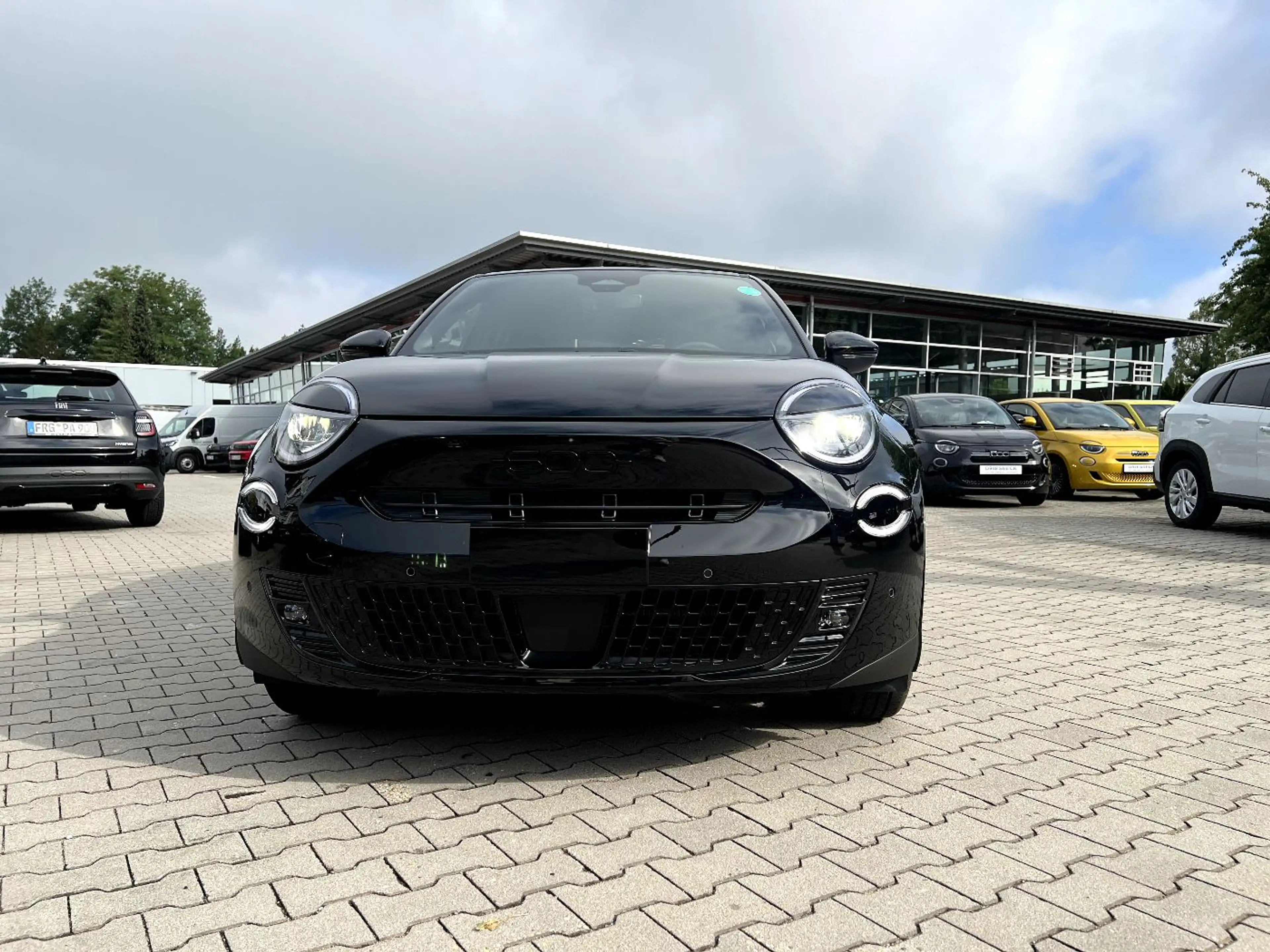 Fiat 600e Sport LED Navi Leder Kamera Sitzh. ACC DAB+ — photo 5