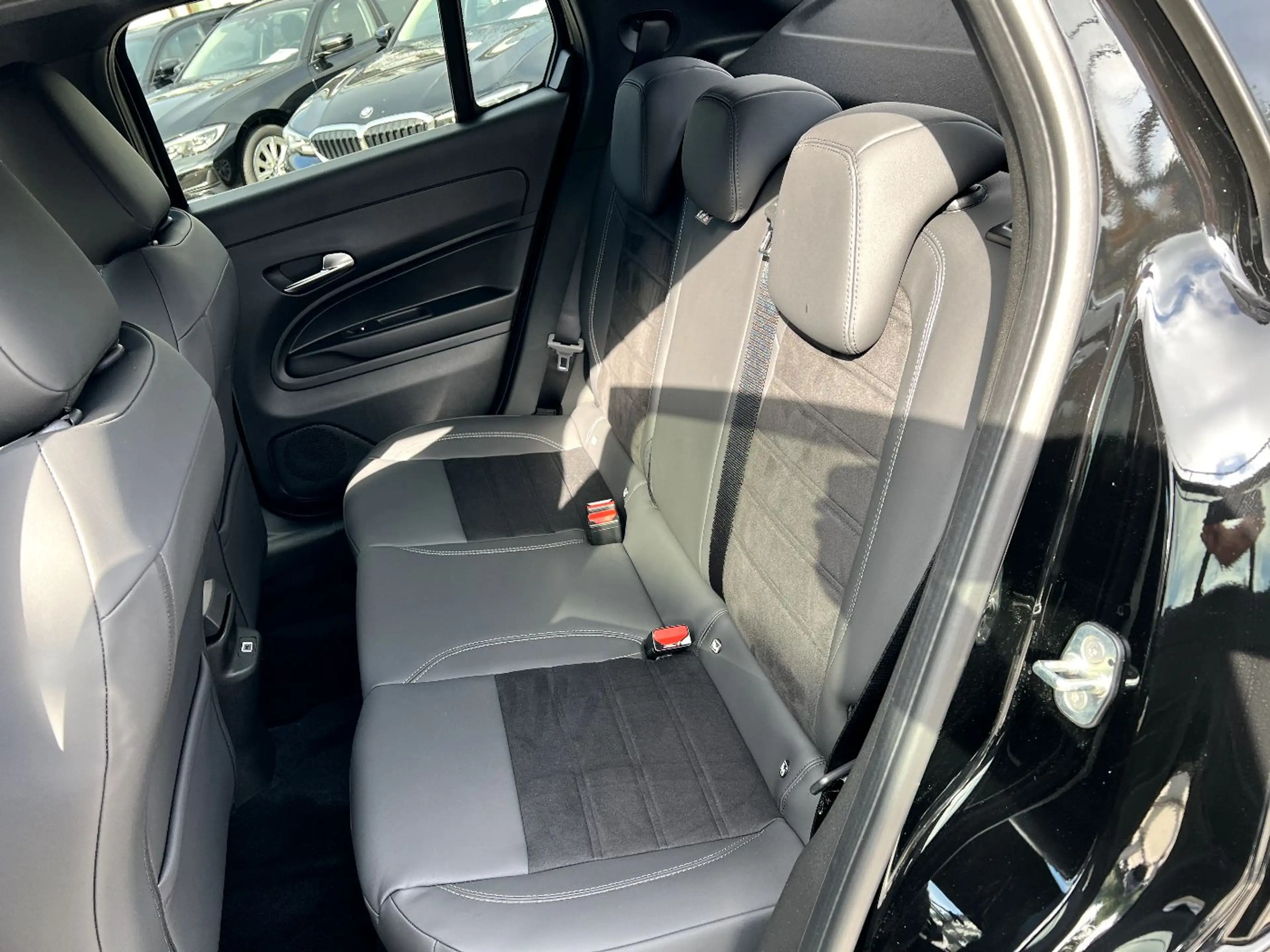 Fiat 600e Sport LED Navi Leder Kamera Sitzh. ACC DAB+ — photo 14