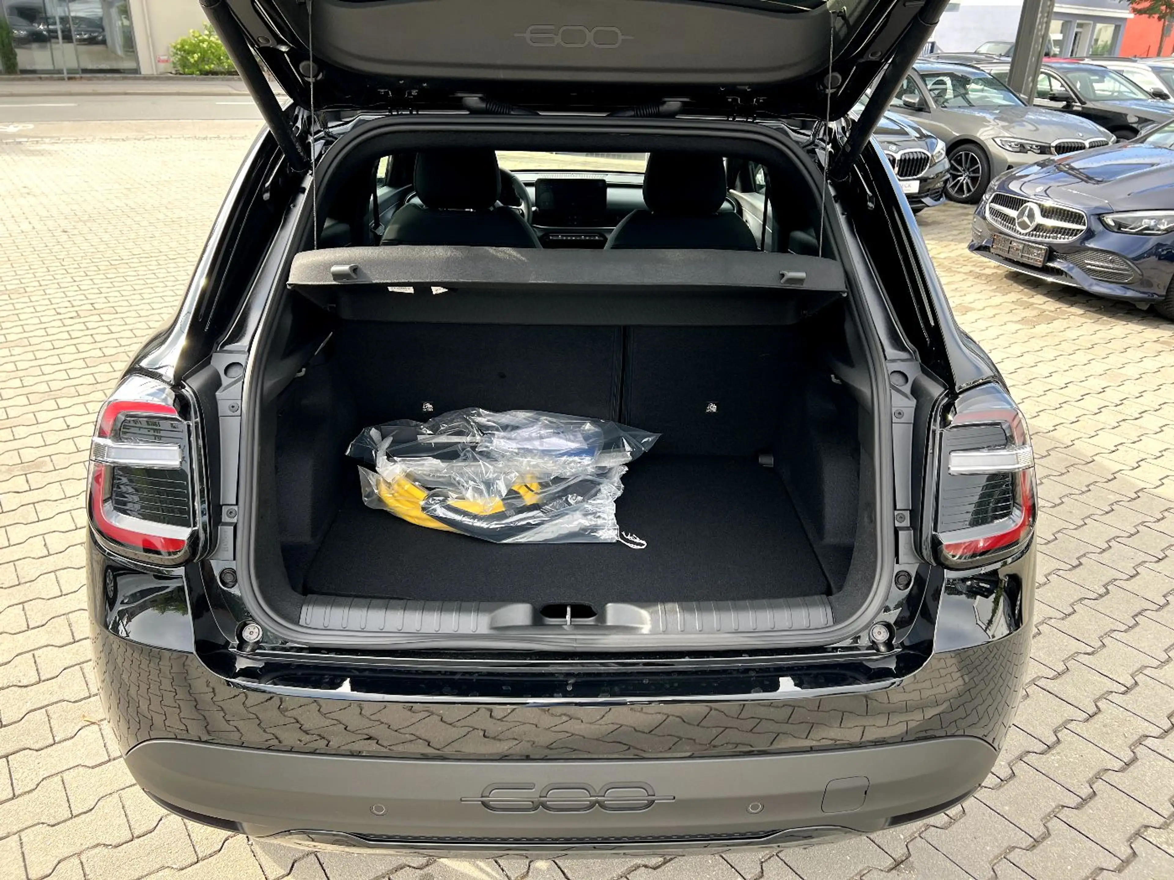 Fiat 600e Sport LED Navi Leder Kamera Sitzh. ACC DAB+ — photo 7