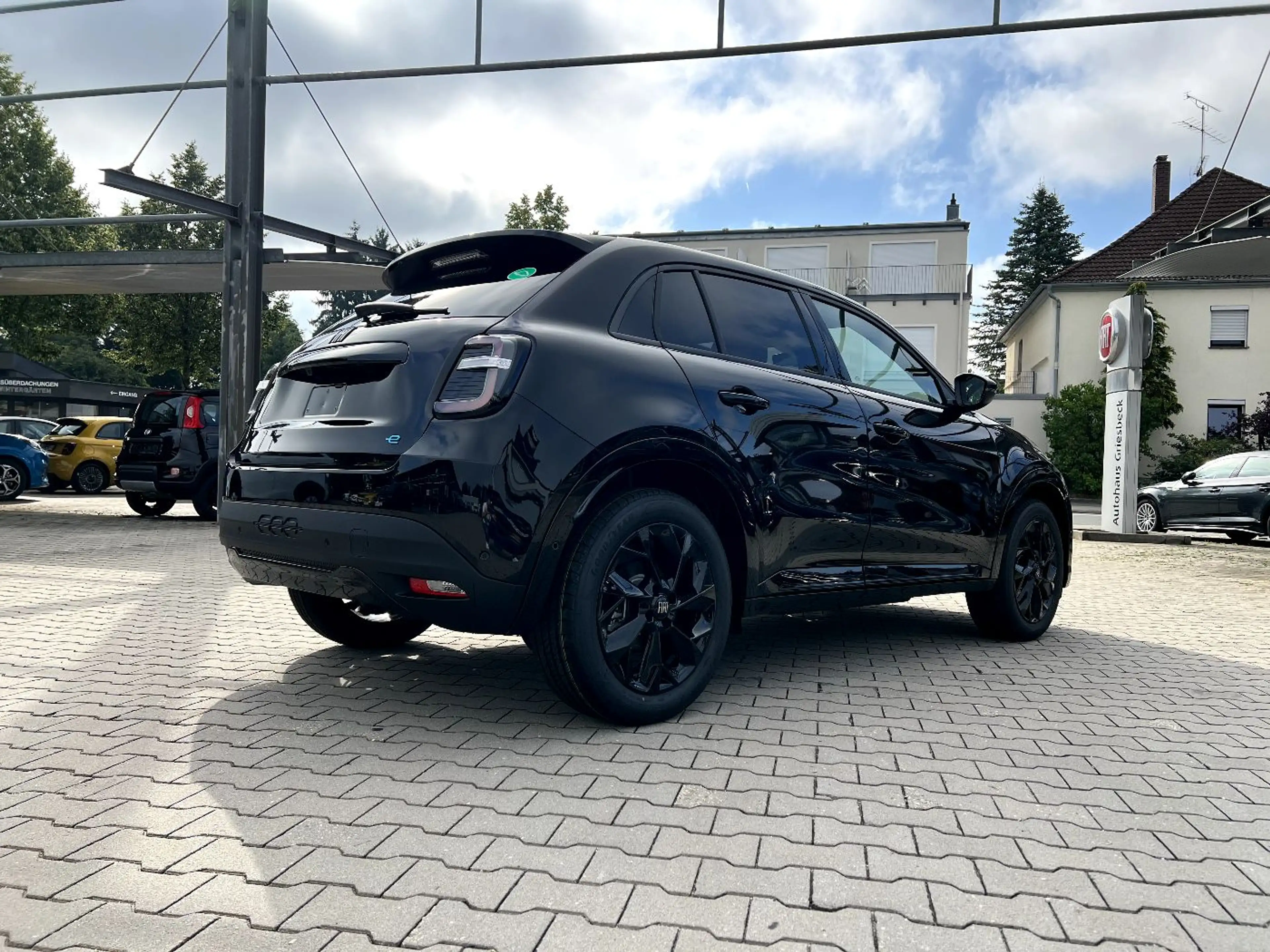 Fiat 600e Sport LED Navi Leder Kamera Sitzh. ACC DAB+ — photo 4