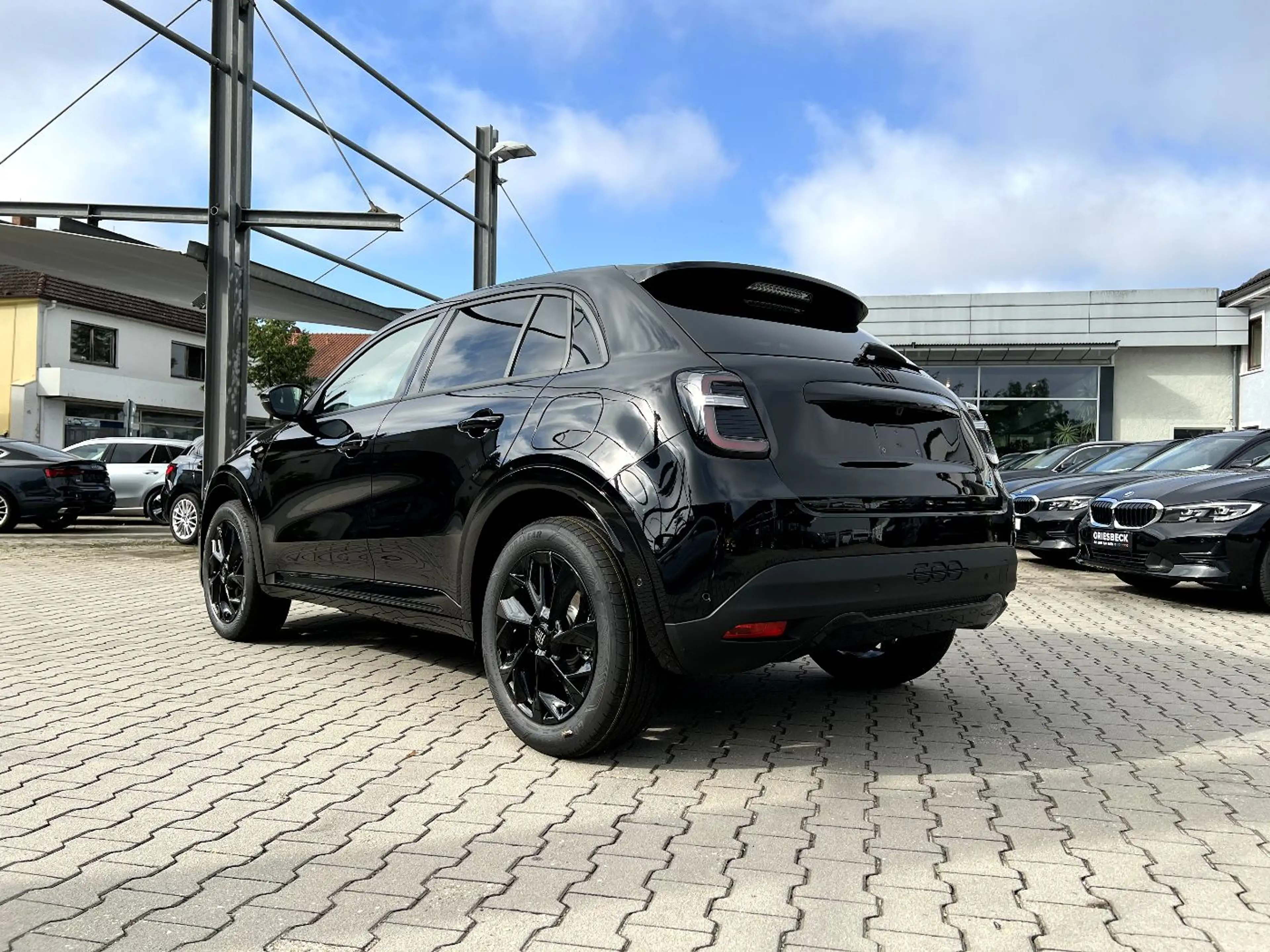 Fiat 600e Sport LED Navi Leder Kamera Sitzh. ACC DAB+ — photo 2