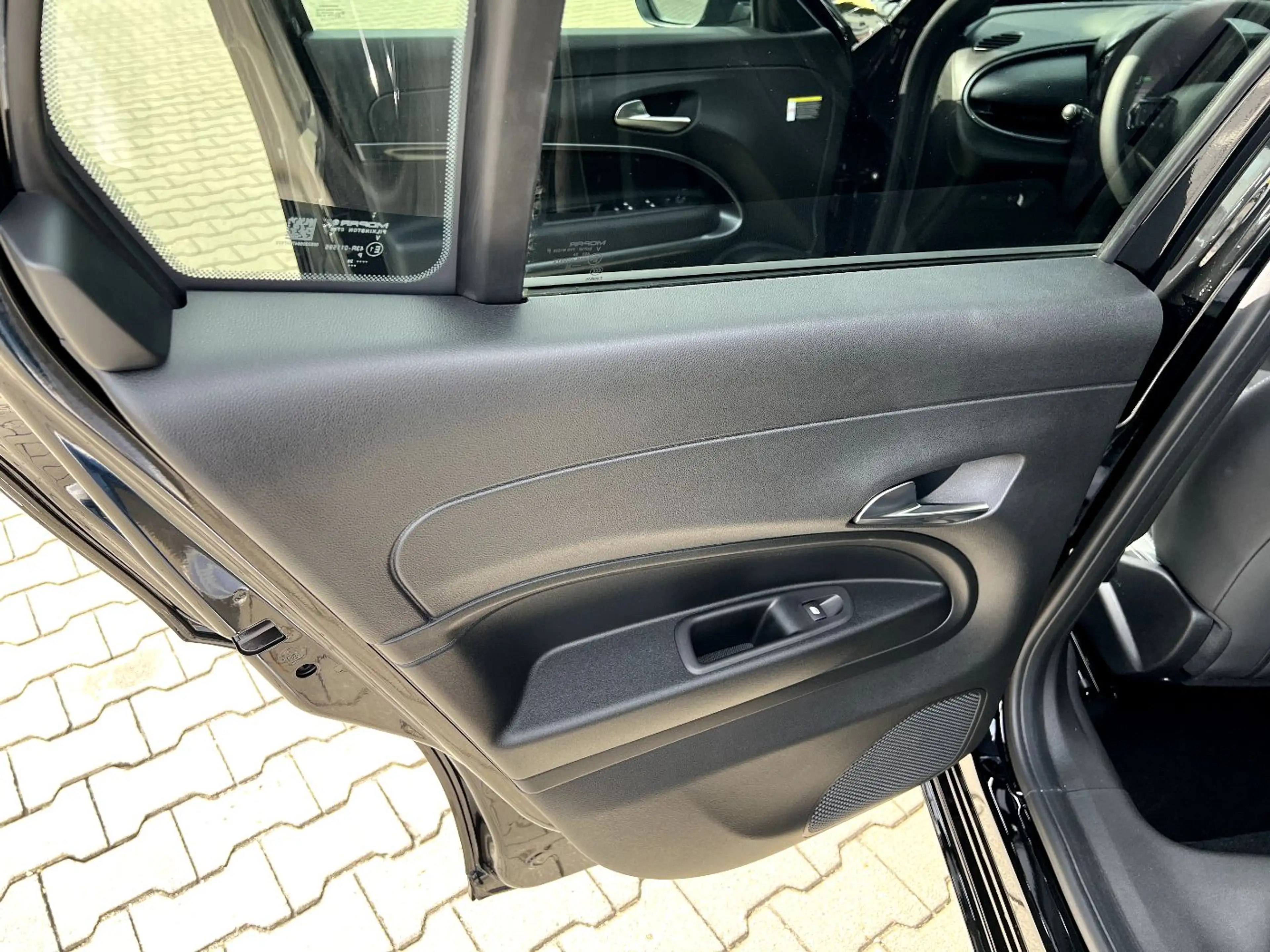 Fiat 600e Sport LED Navi Leder Kamera Sitzh. ACC DAB+ — photo 12
