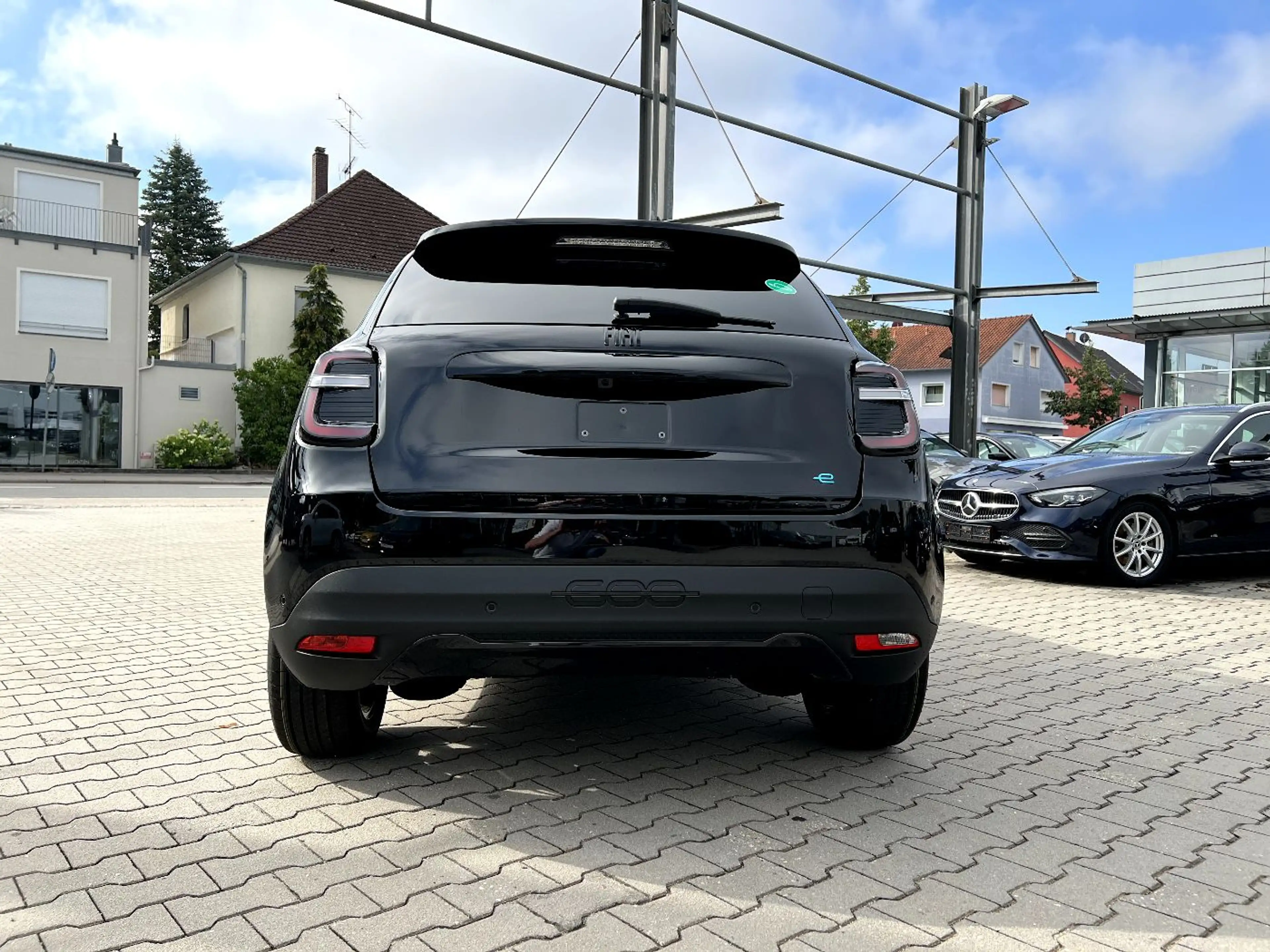 Fiat 600e Sport LED Navi Leder Kamera Sitzh. ACC DAB+ — photo 3