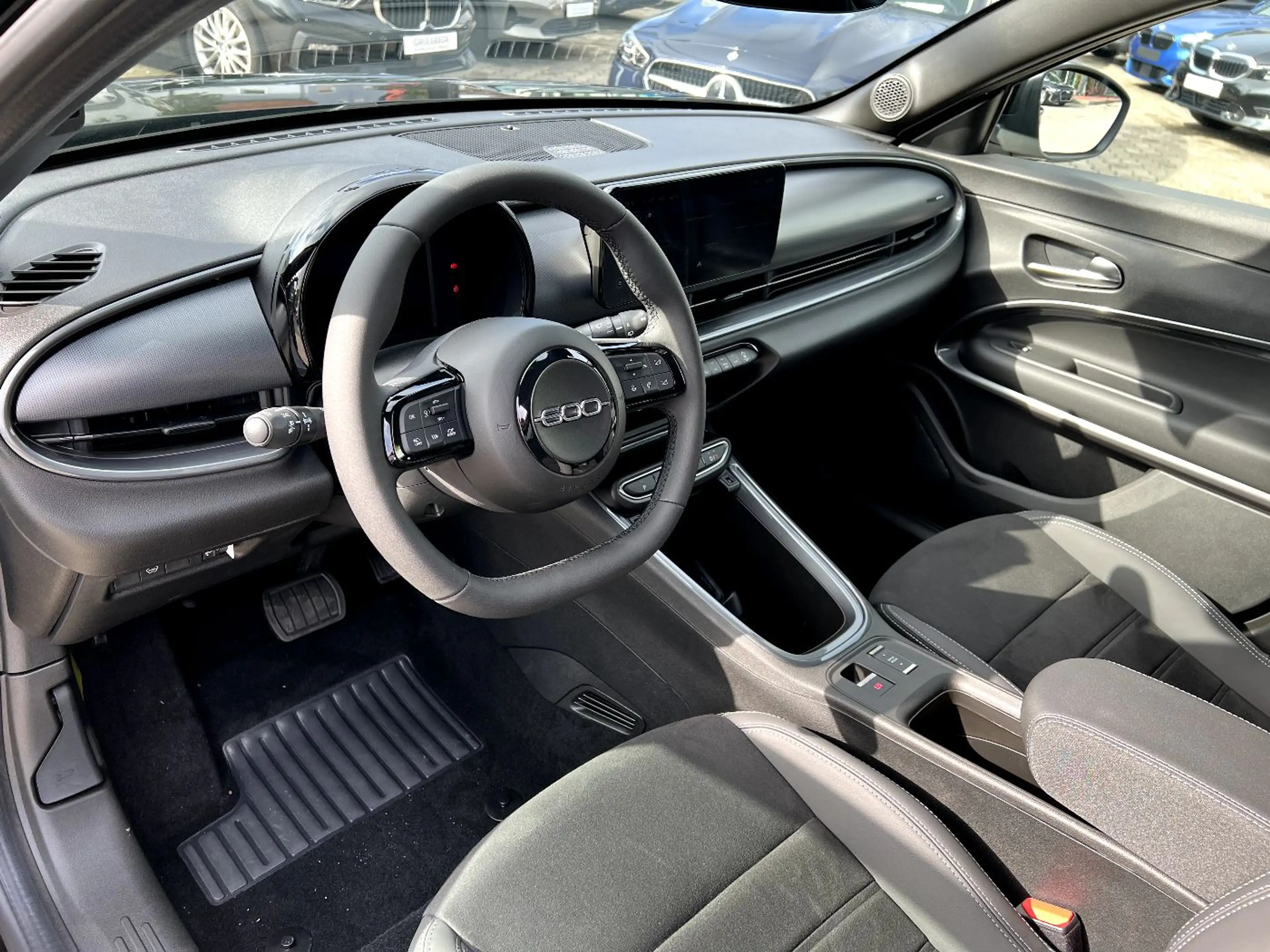 Fiat 600e Sport LED Navi Leder Kamera Sitzh. ACC DAB+ — photo 10