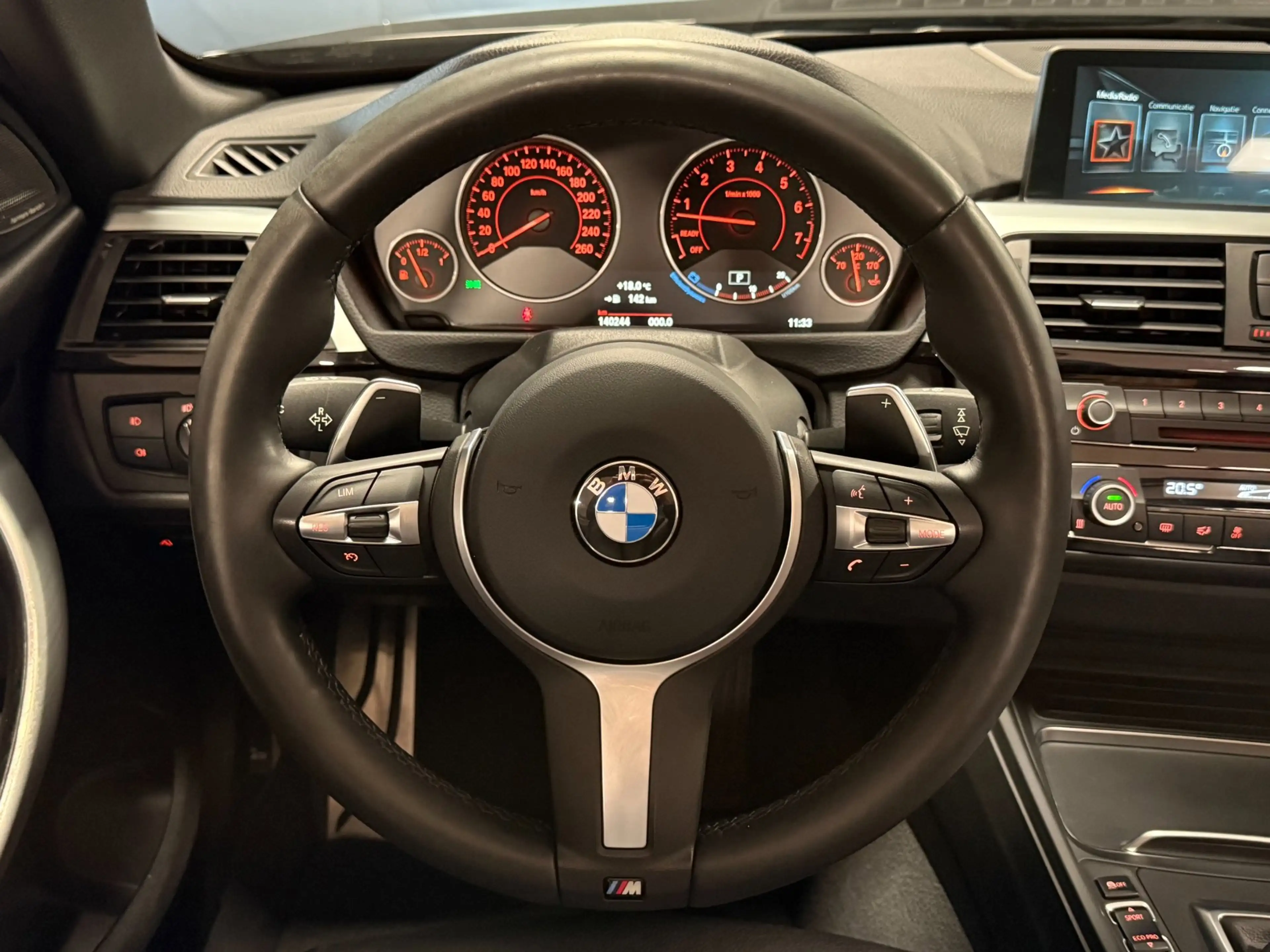 BMW 440 4-serie Cabrio 440i Centennial High Executive M-Sp — photo 18