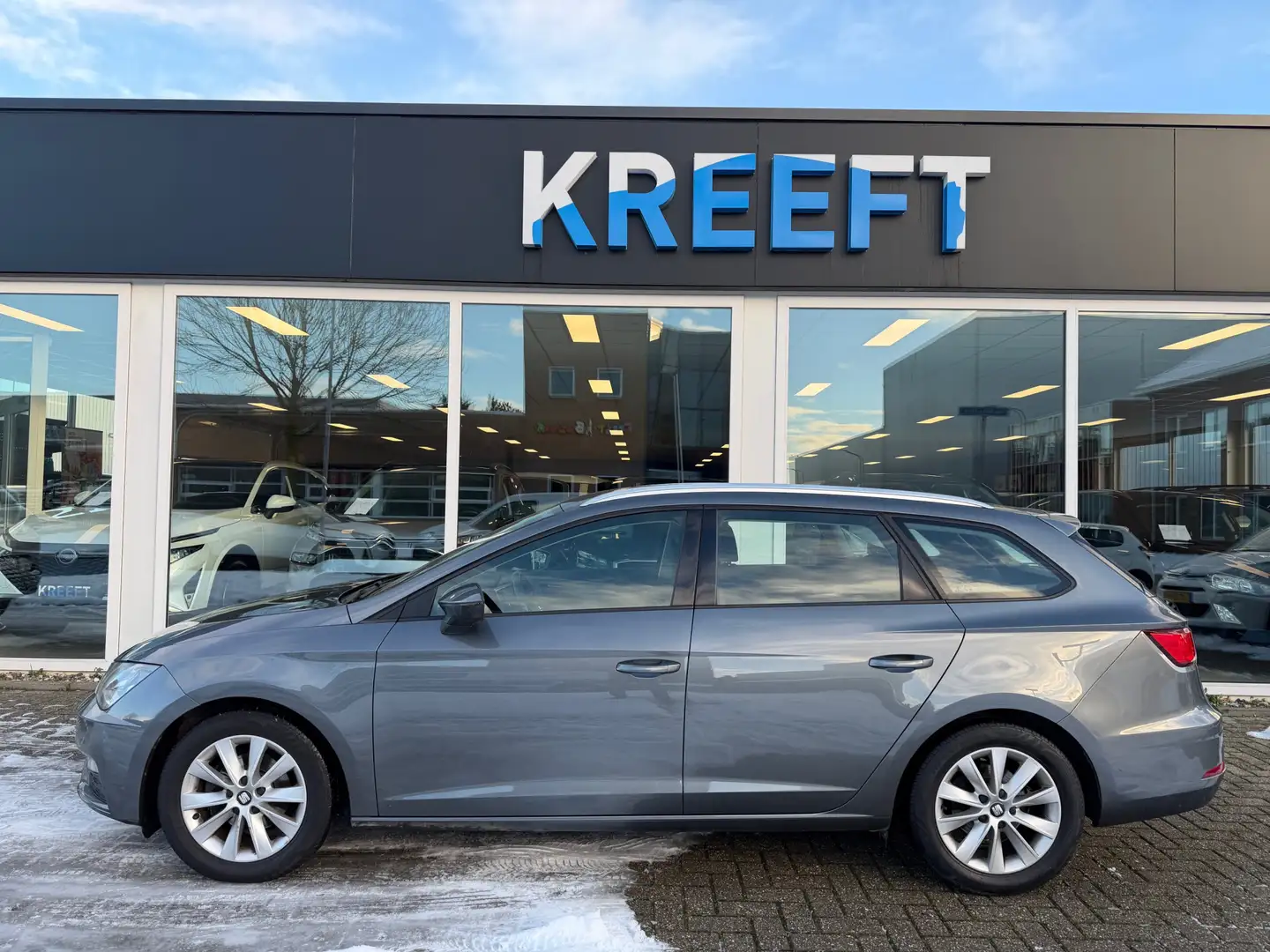 SEAT Leon ST 1.0 EcoTSI Style Business Intense AUTOMAAT Gris - 2