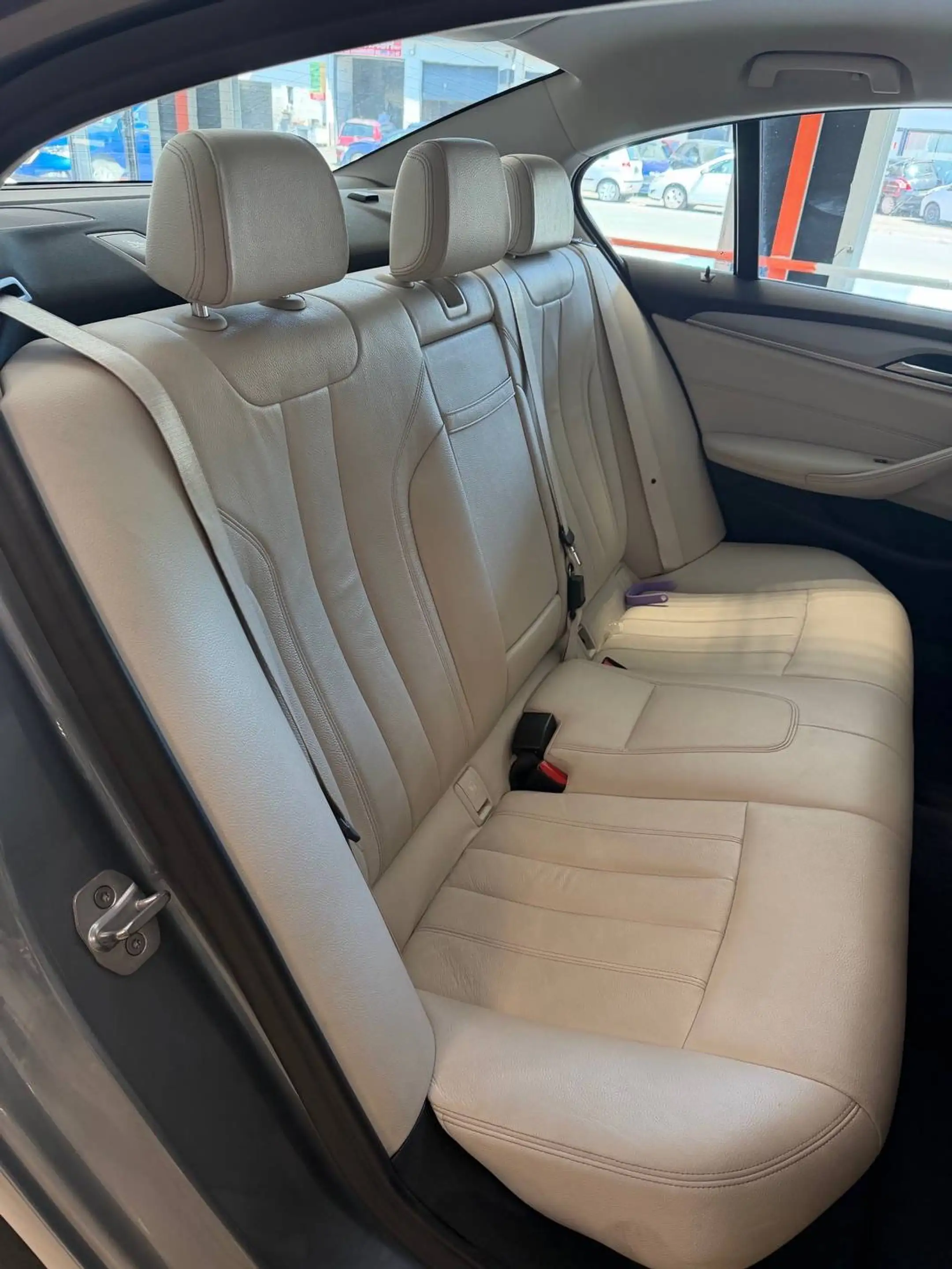 BMW 518 518 dA — photo 7