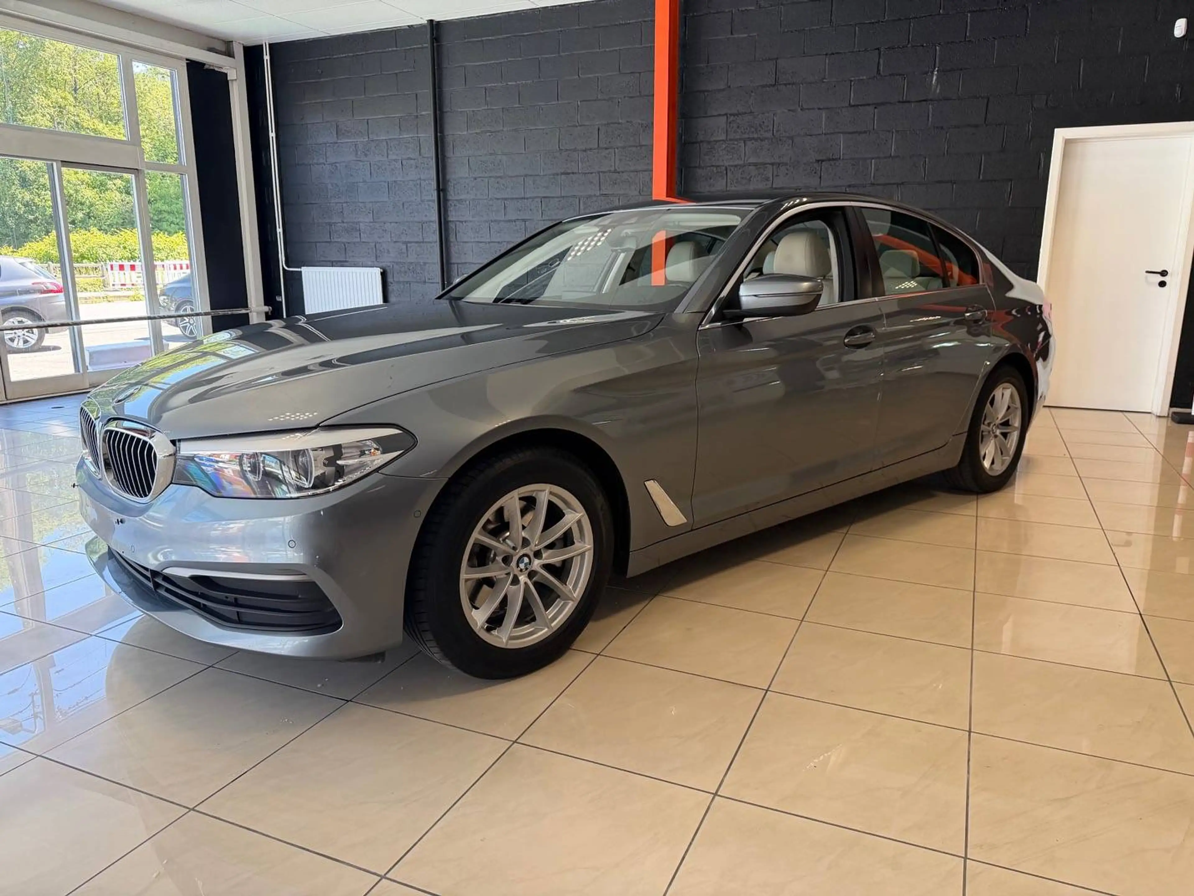 BMW 518 518 dA — photo 2