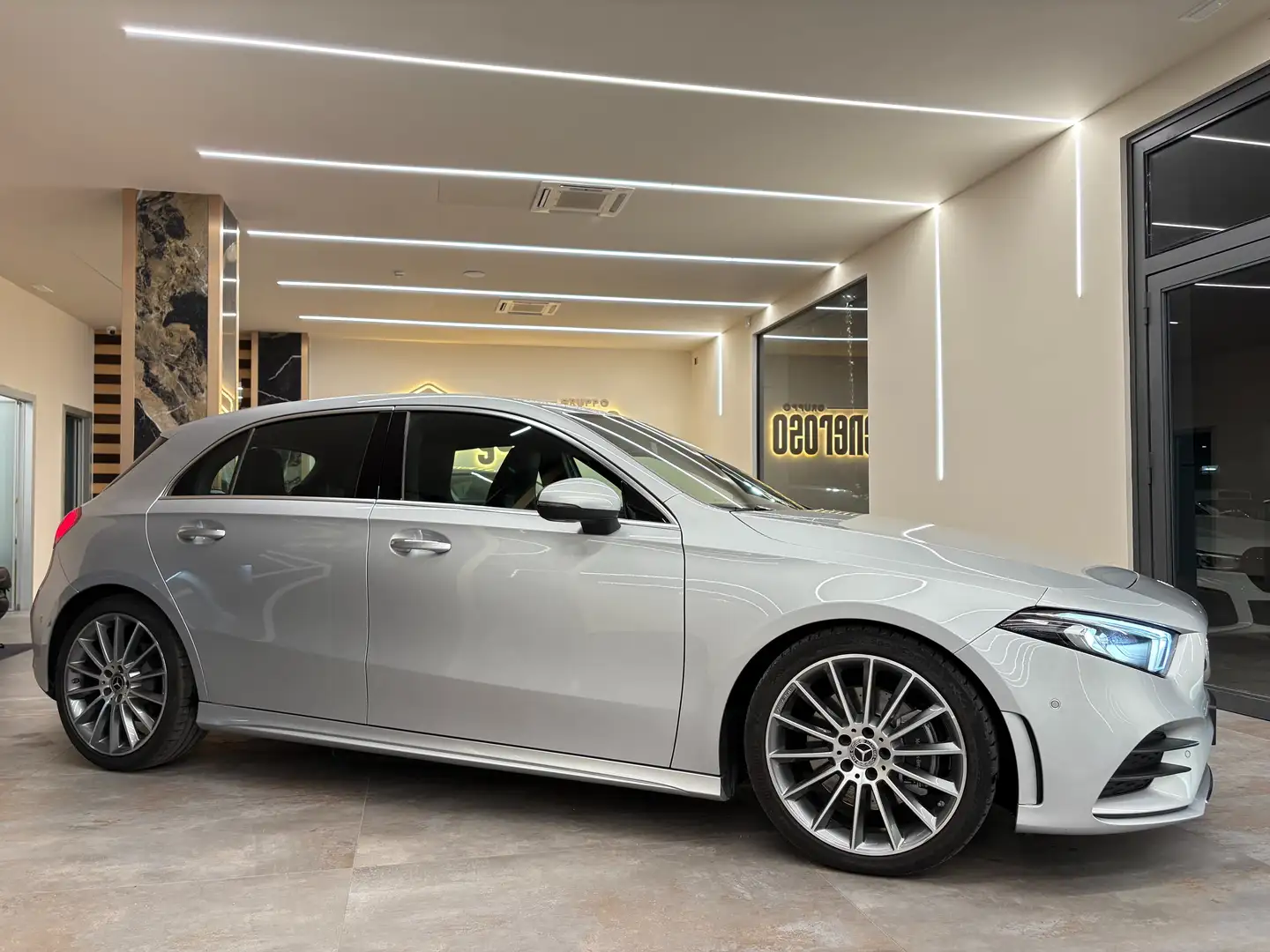 Mercedes-Benz A 220 d Premium 4matic auto AMG Argento - 2