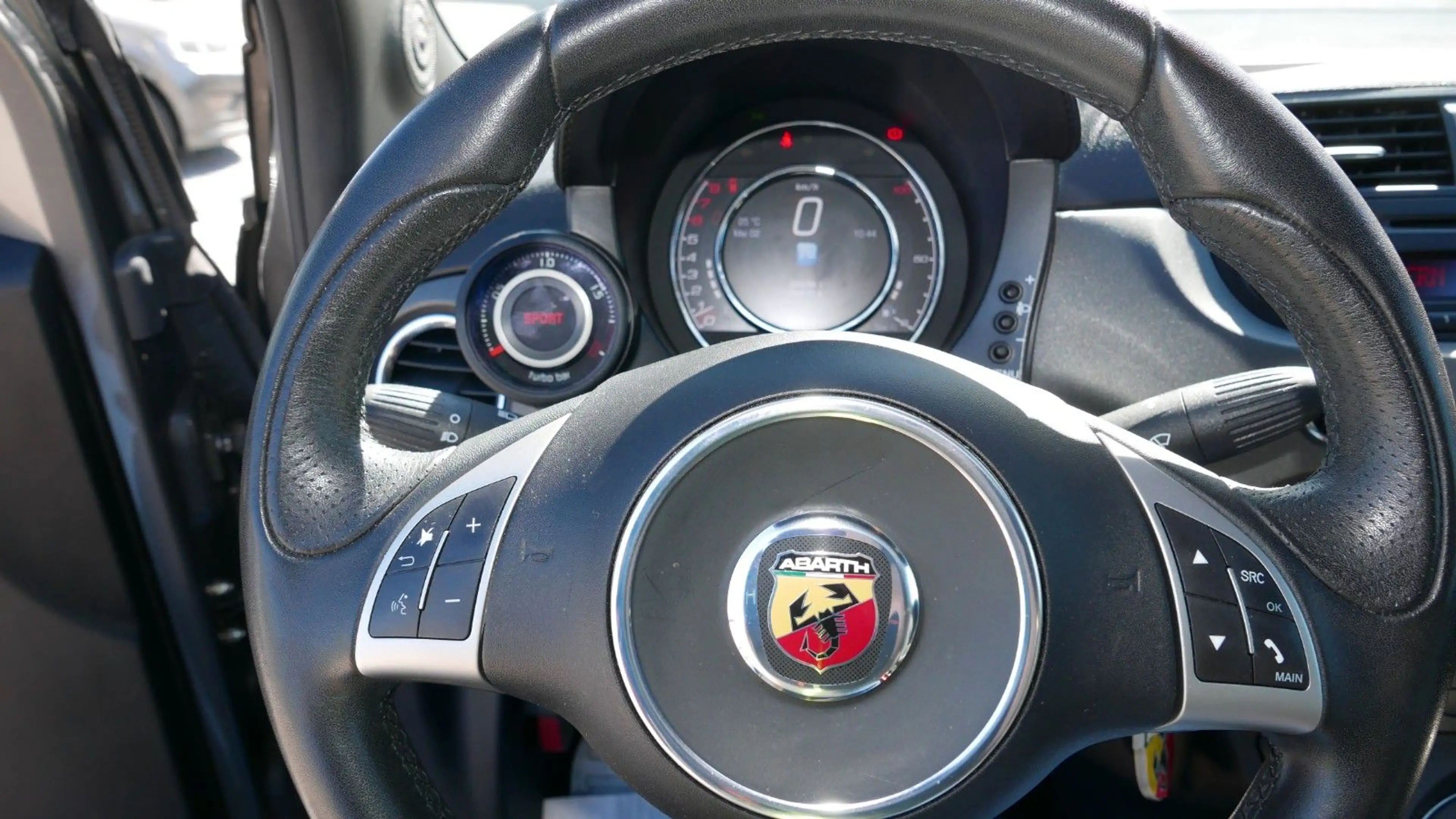 Abarth 500 Cabrio 595 C Competizione 180PS — photo 20