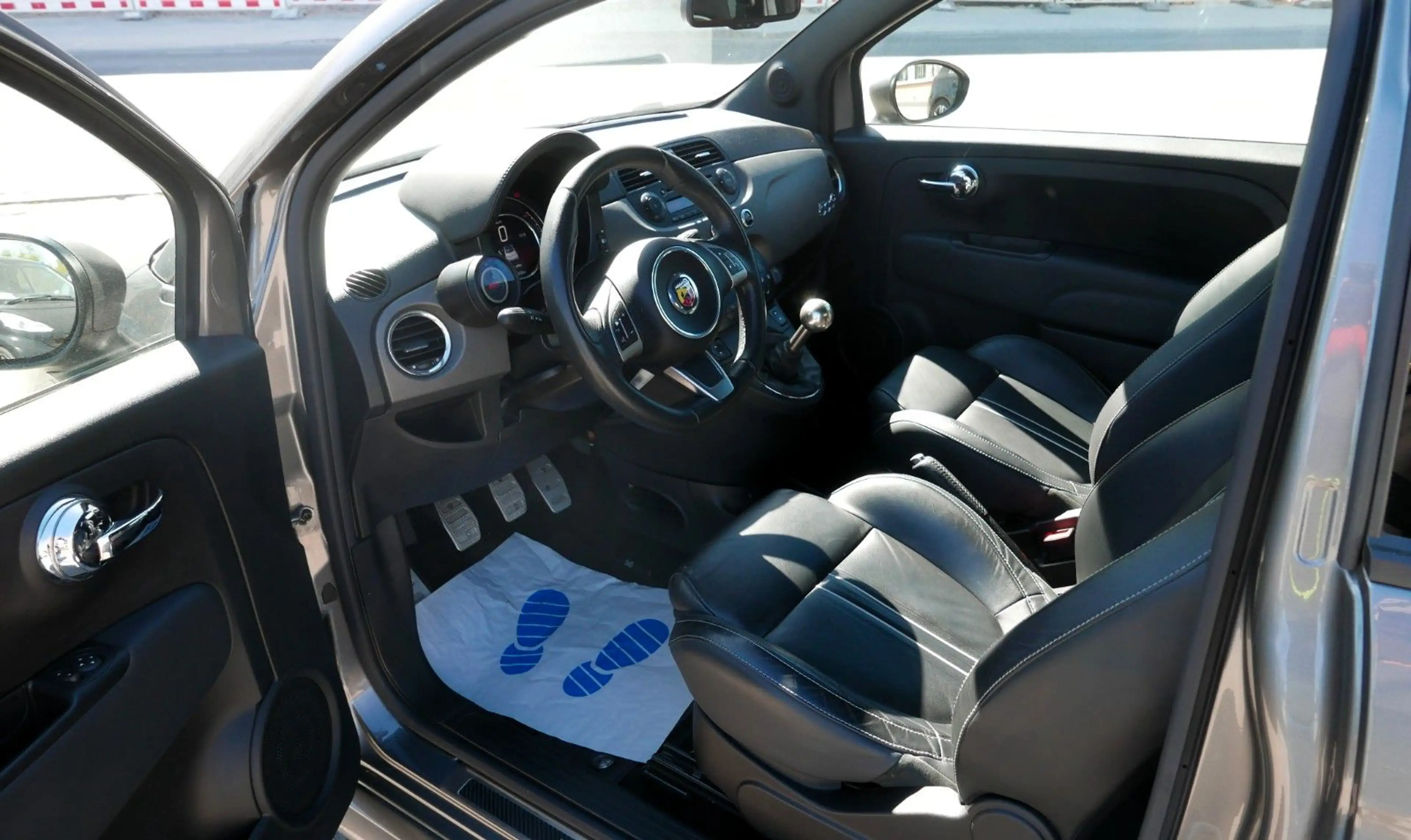 Abarth 500 Cabrio 595 C Competizione 180PS — photo 15