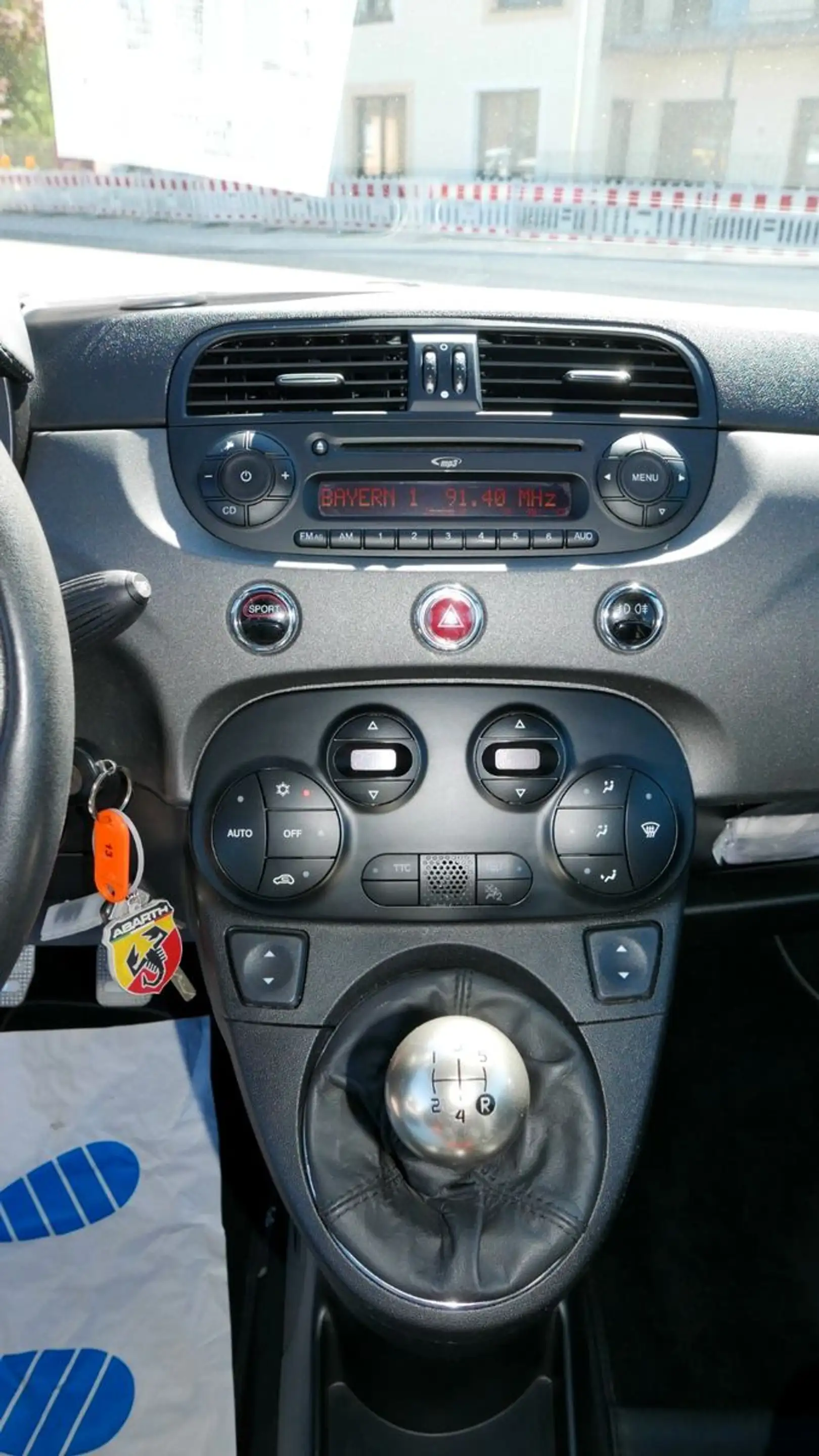 Abarth 500 Cabrio 595 C Competizione 180PS — photo 21