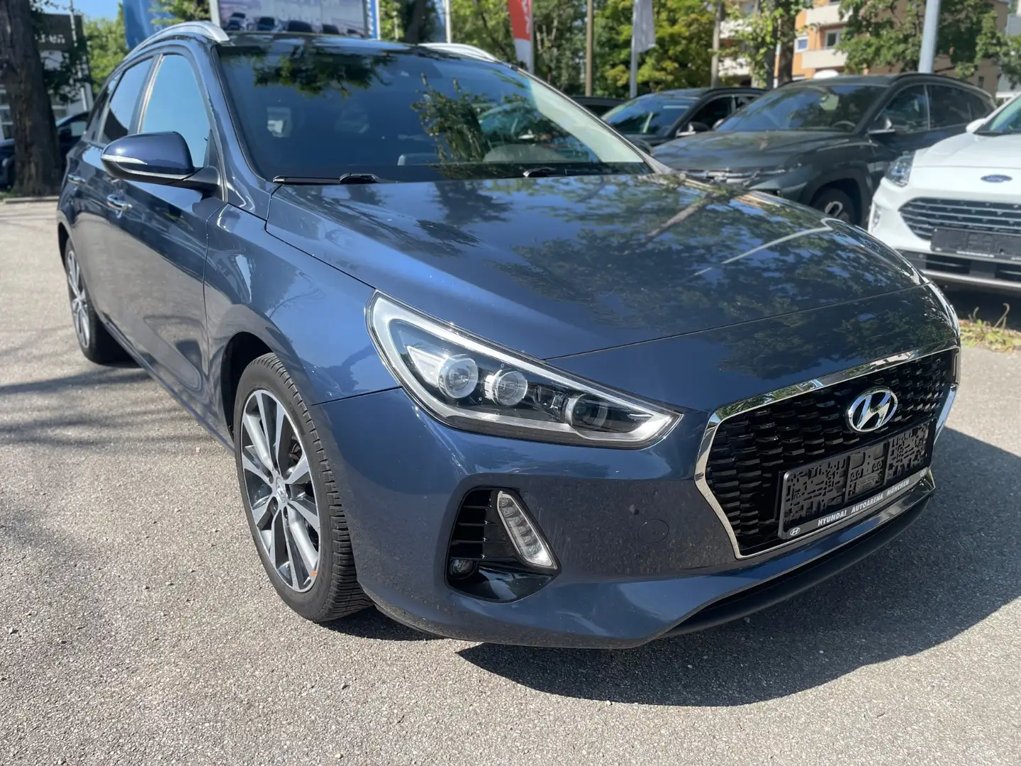 Hyundai i30 cw 1.4 T-GDI Trend Sitzheizung, Navi Bleu - 2