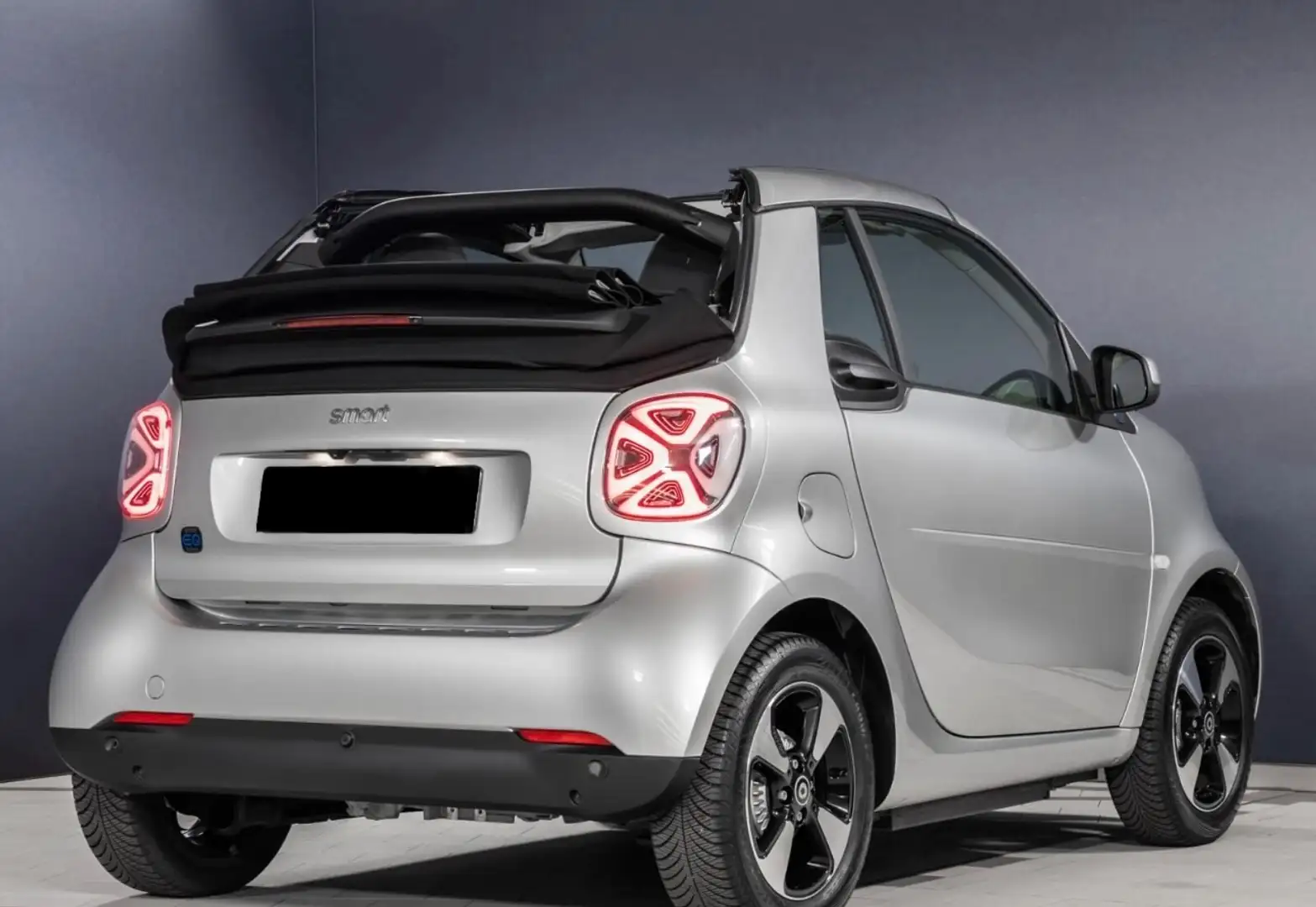 smart forTwo Fortwo Cabrio eq Passion 22kW LED+CARPLAY+CAMERA Argent - 2