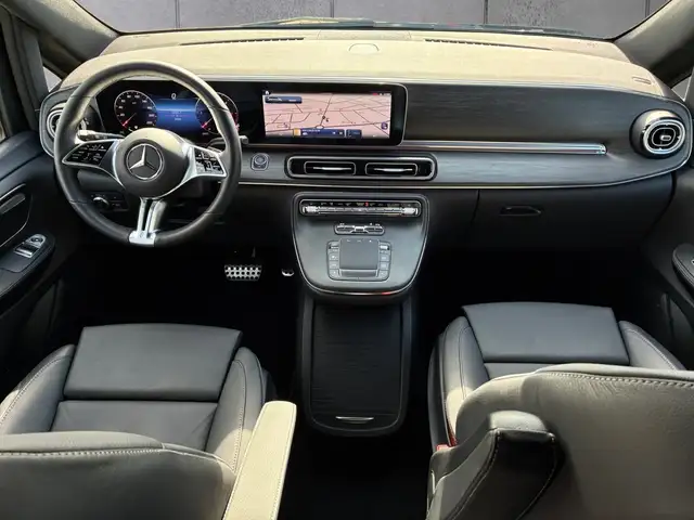 Mercedes-Benz V 300 view 4