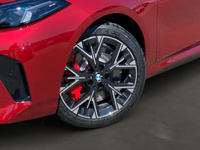 BMW 1 Series view 6