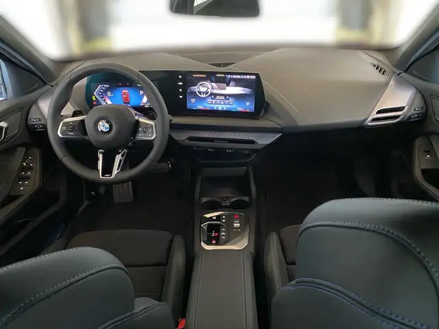 BMW 1 Series view 10
