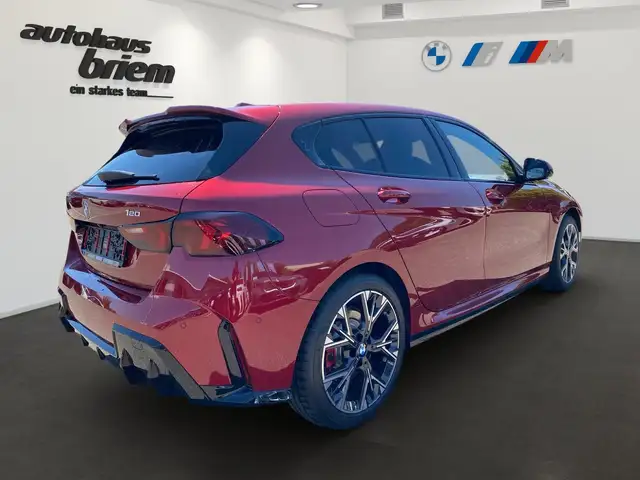 BMW 1 Series view 3