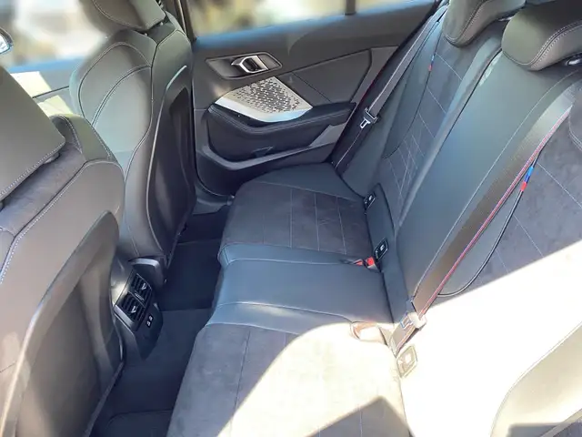 BMW 1 Series view 11
