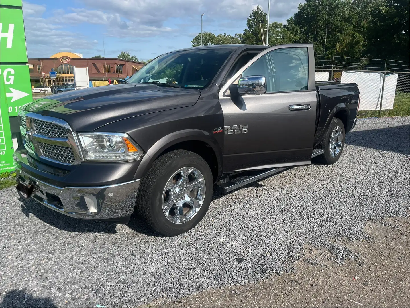 RAM 1500 Quad Cab Laramie - 1