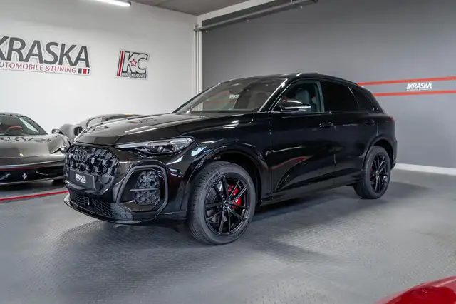 Audi SQ5 view 3