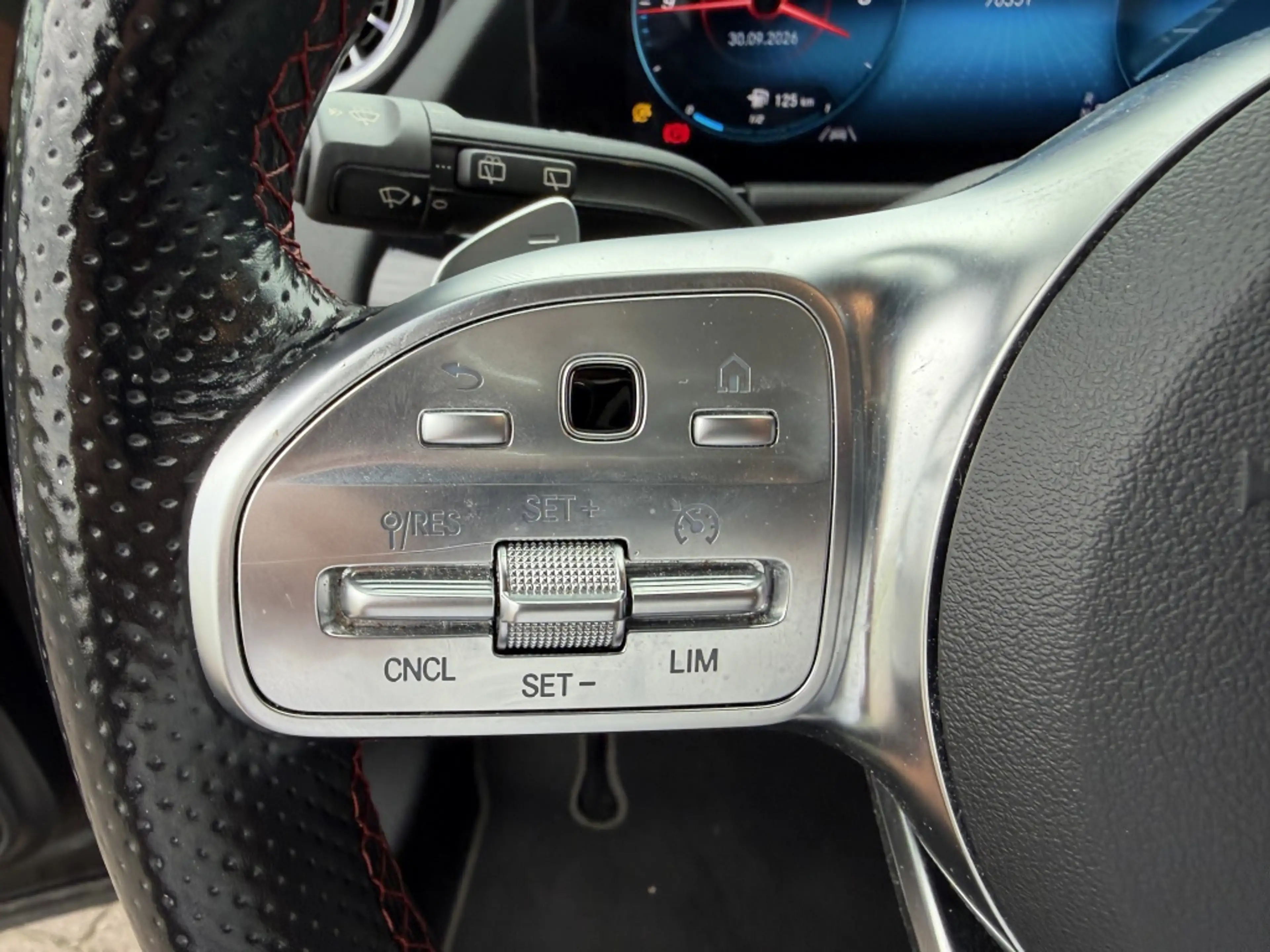 Mercedes-Benz GLA 200 AMG Line Pano*Camera Nieuwstaat ✅ — photo 10