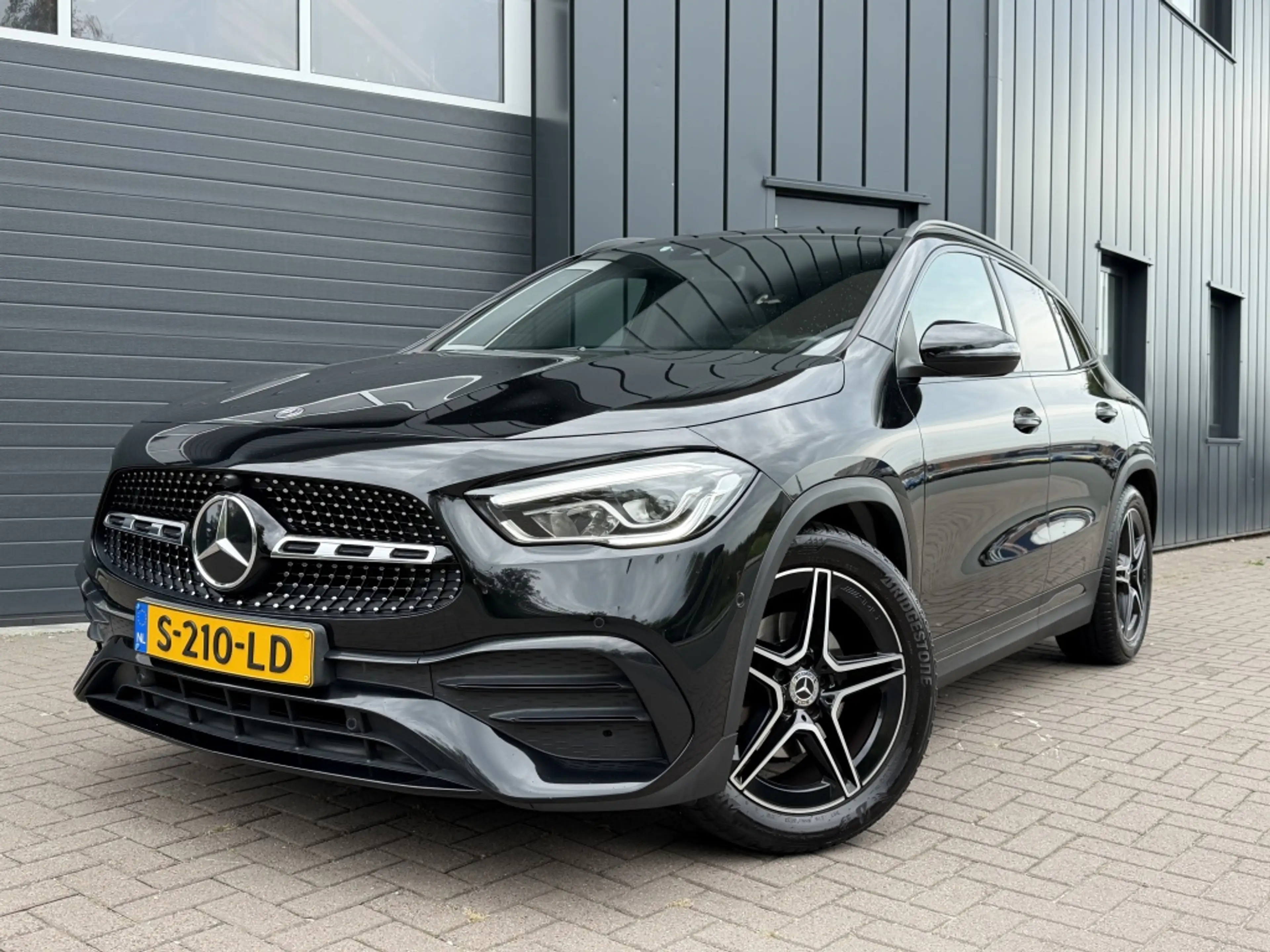 Mercedes-Benz GLA 200 AMG Line Pano*Camera Nieuwstaat ✅