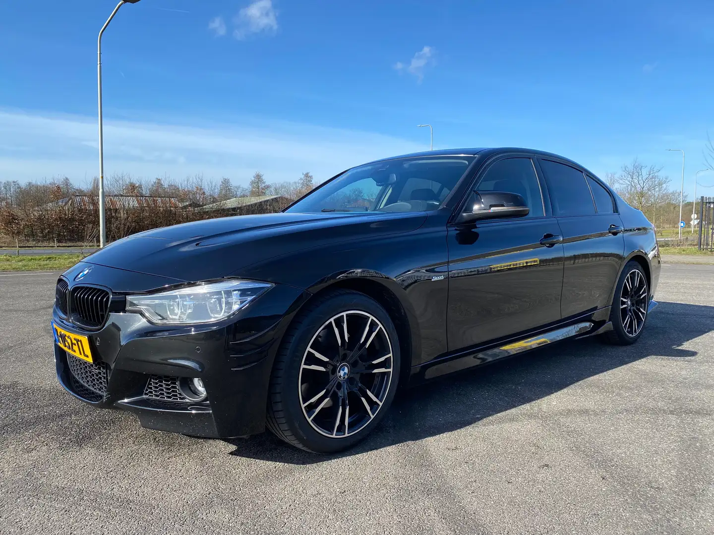 BMW 330 330 MSp.Edition Zwart - 1