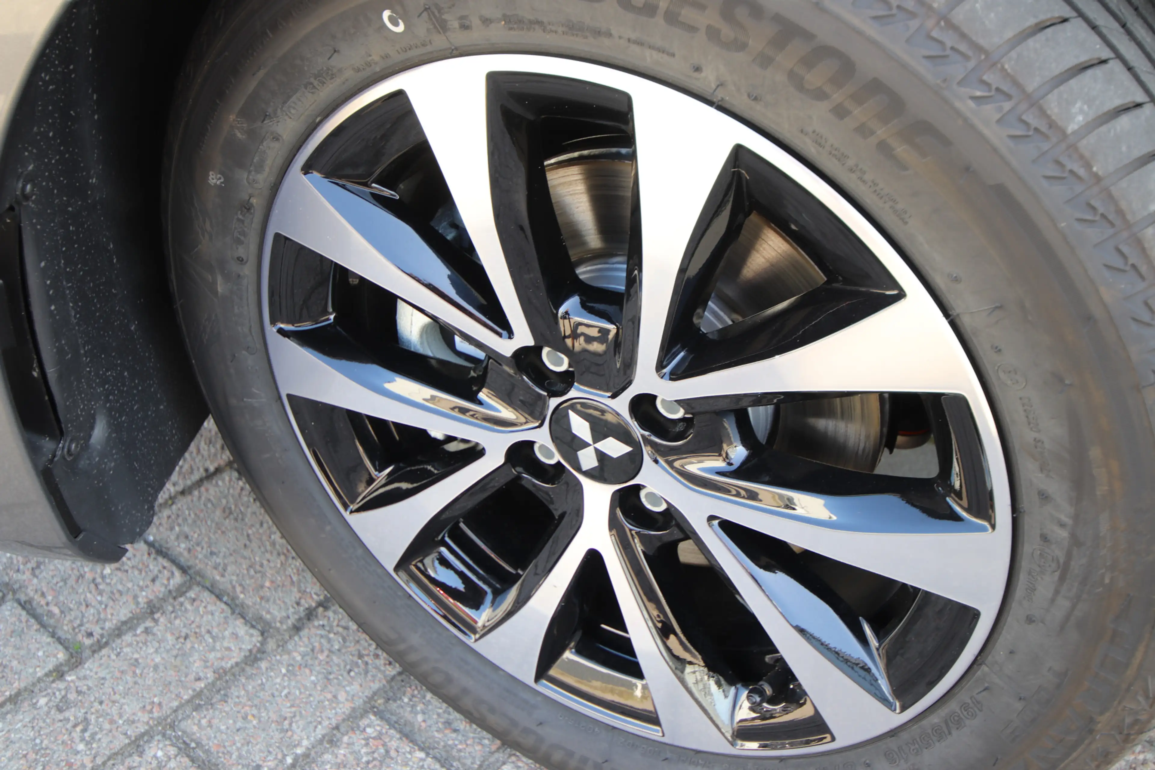 Mitsubishi Colt 1.6 HEV Intense Automaat €4.600 korting! Nieuw uit — photo 8