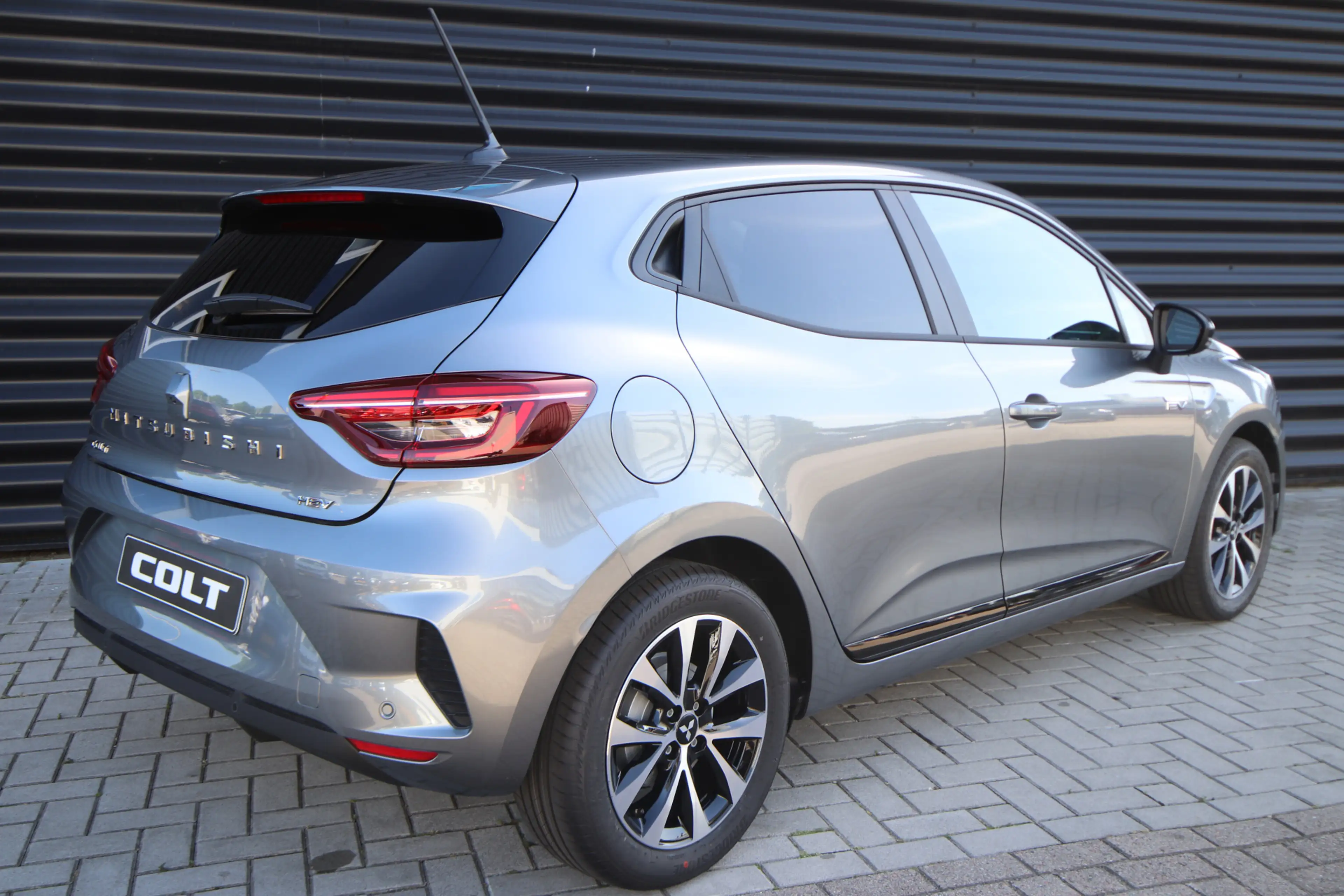 Mitsubishi Colt 1.6 HEV Intense Automaat €4.600 korting! Nieuw uit — photo 2