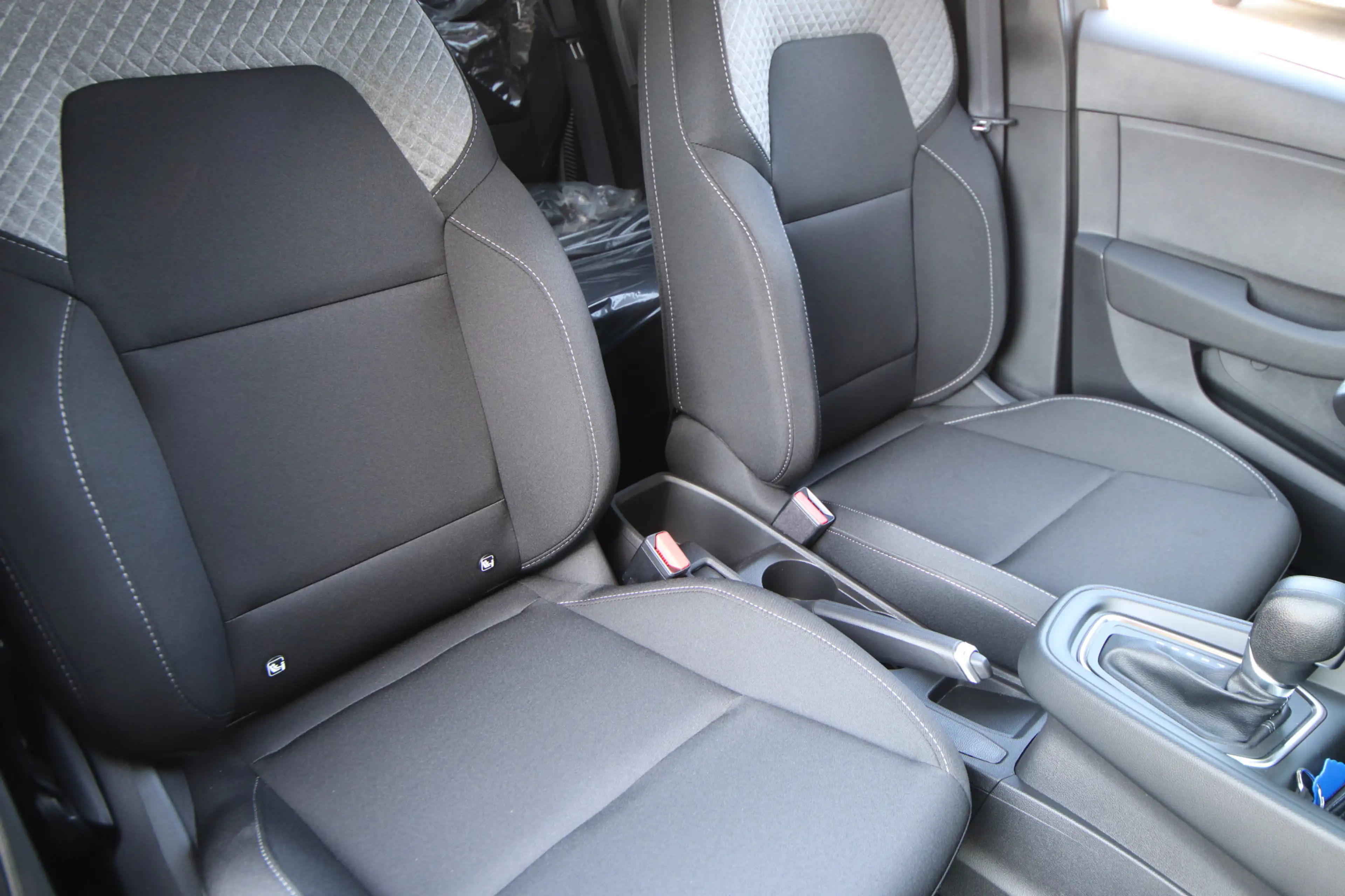 Mitsubishi Colt 1.6 HEV Intense Automaat €4.600 korting! Nieuw uit — photo 3