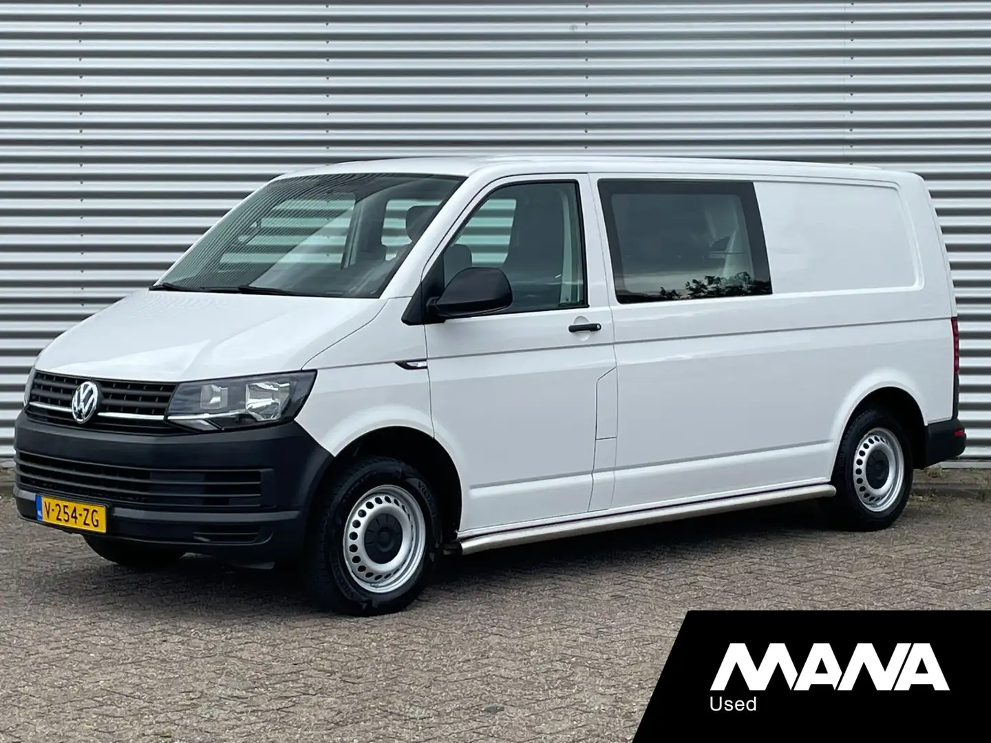 Volkswagen T6 Transporter 2.0TDI L2H1 102PK DC Comfortline 5 Zits Airco Trek Wit - 1